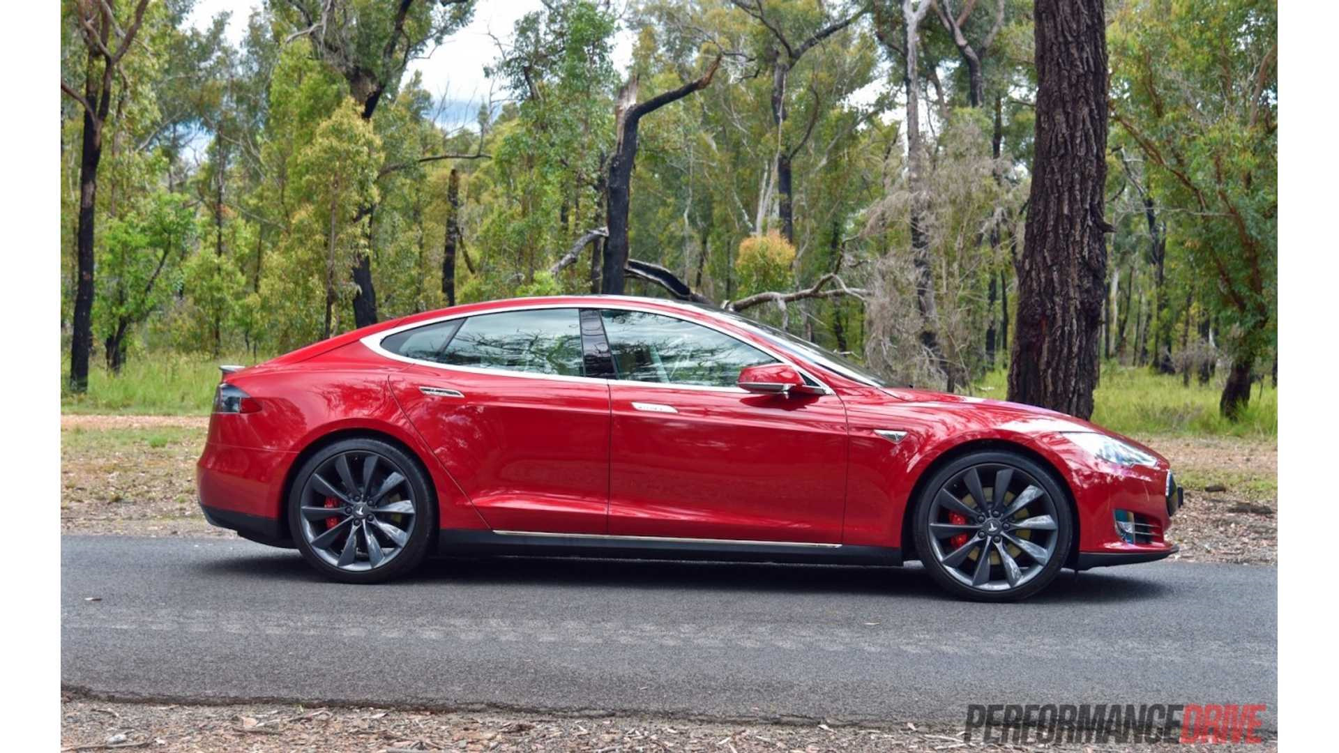 Машина Tesla model s p90d