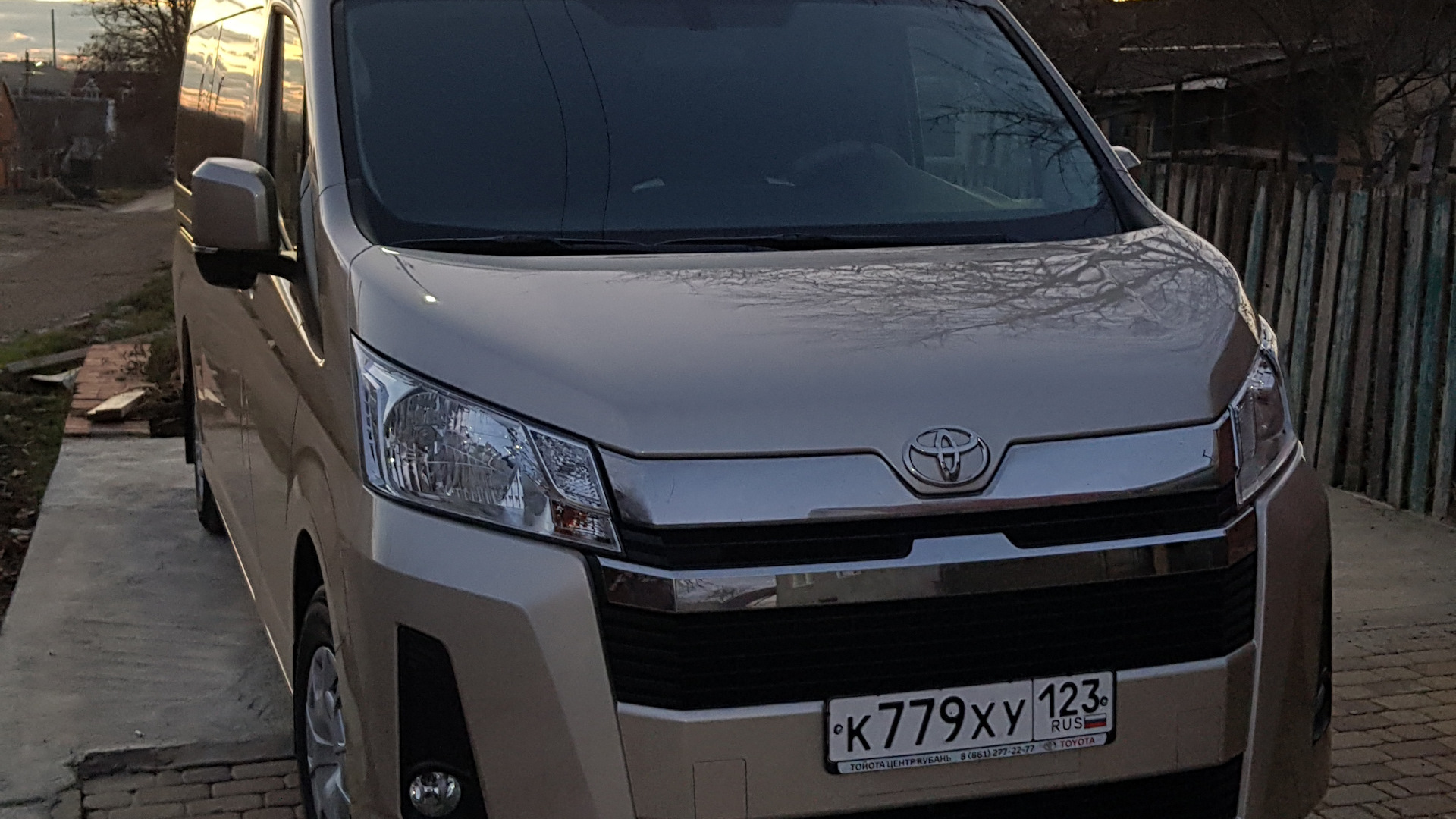 Toyota HiAce (H200) 2.8 дизельный 2019 | на DRIVE2