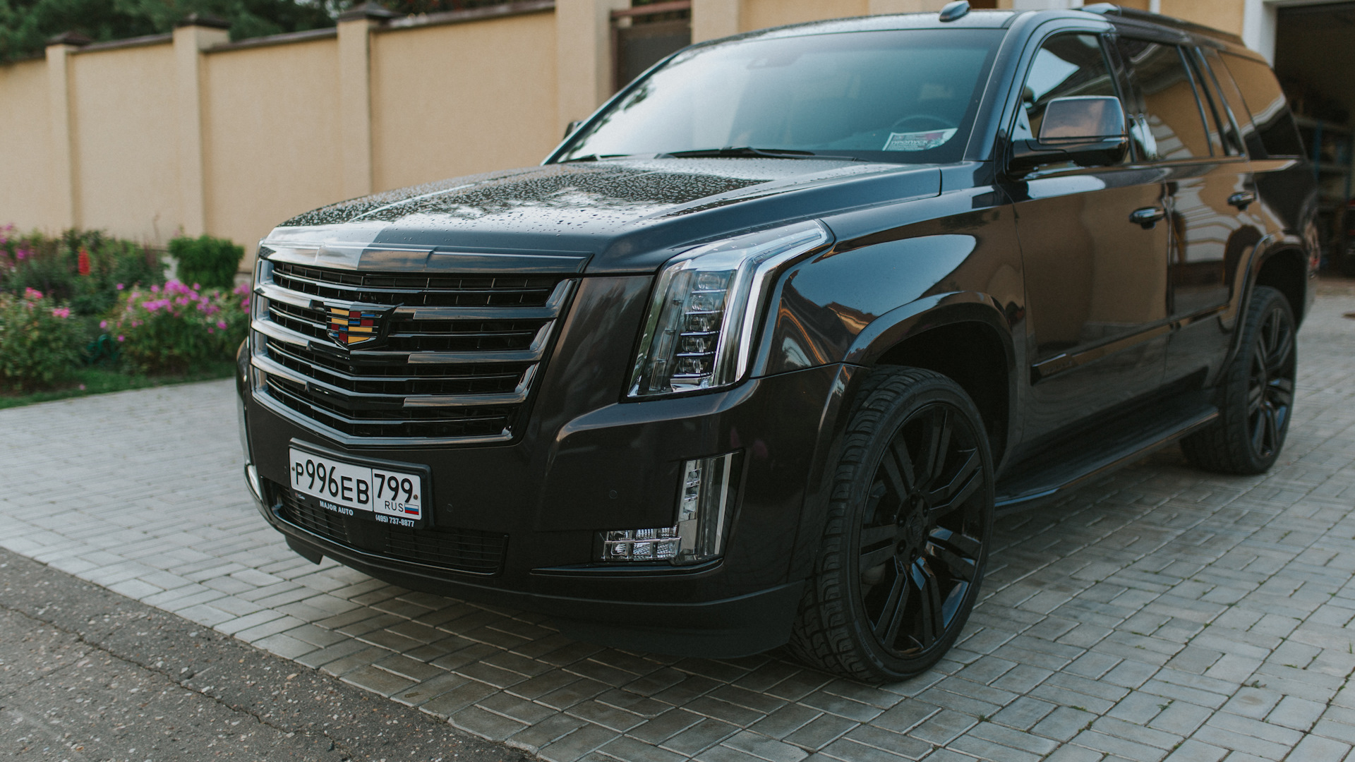 Cadillac Escalade 2016 черный платинум