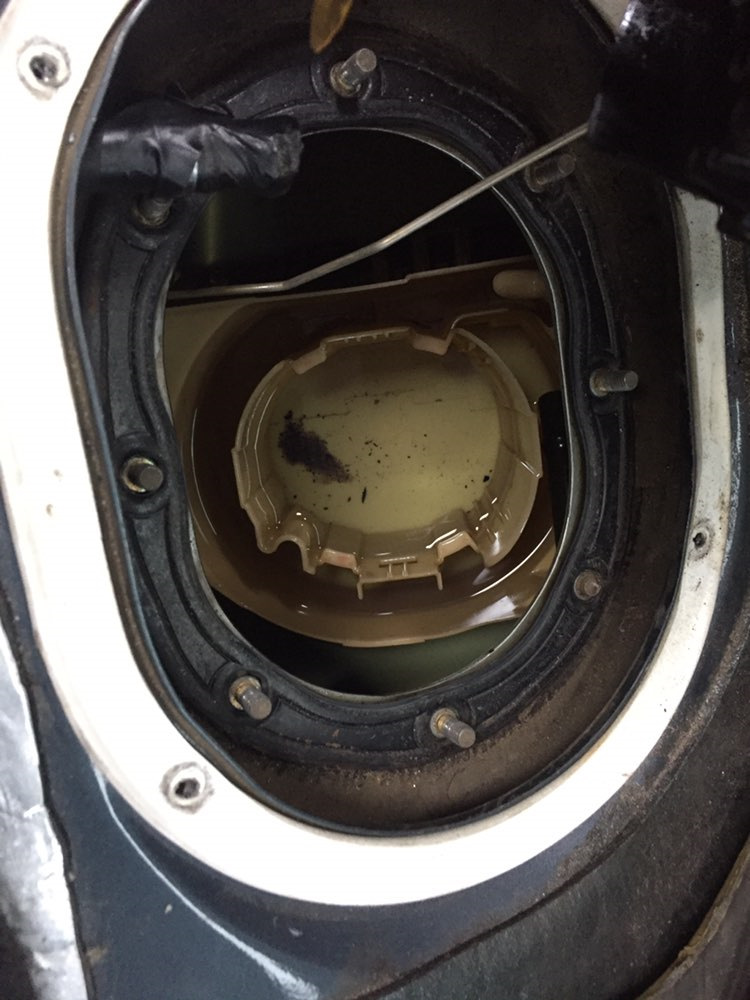 Не заводится, не качает бензонасос! — BMW 7 series (E38), 3,5 л, 2000 ...