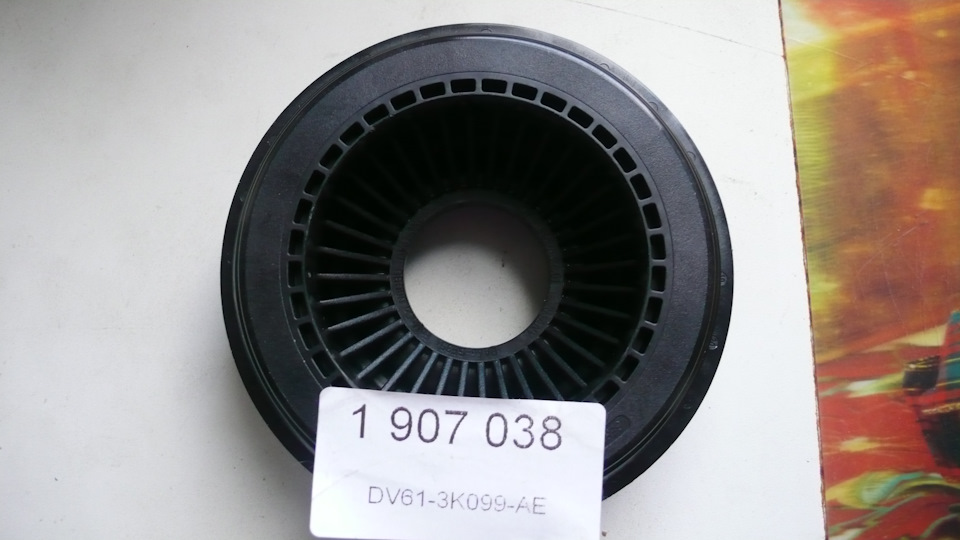 Фото в бортжурнале Ford Focus Hatchback II. Запчасти на фото: 1907038, DV613K099AE