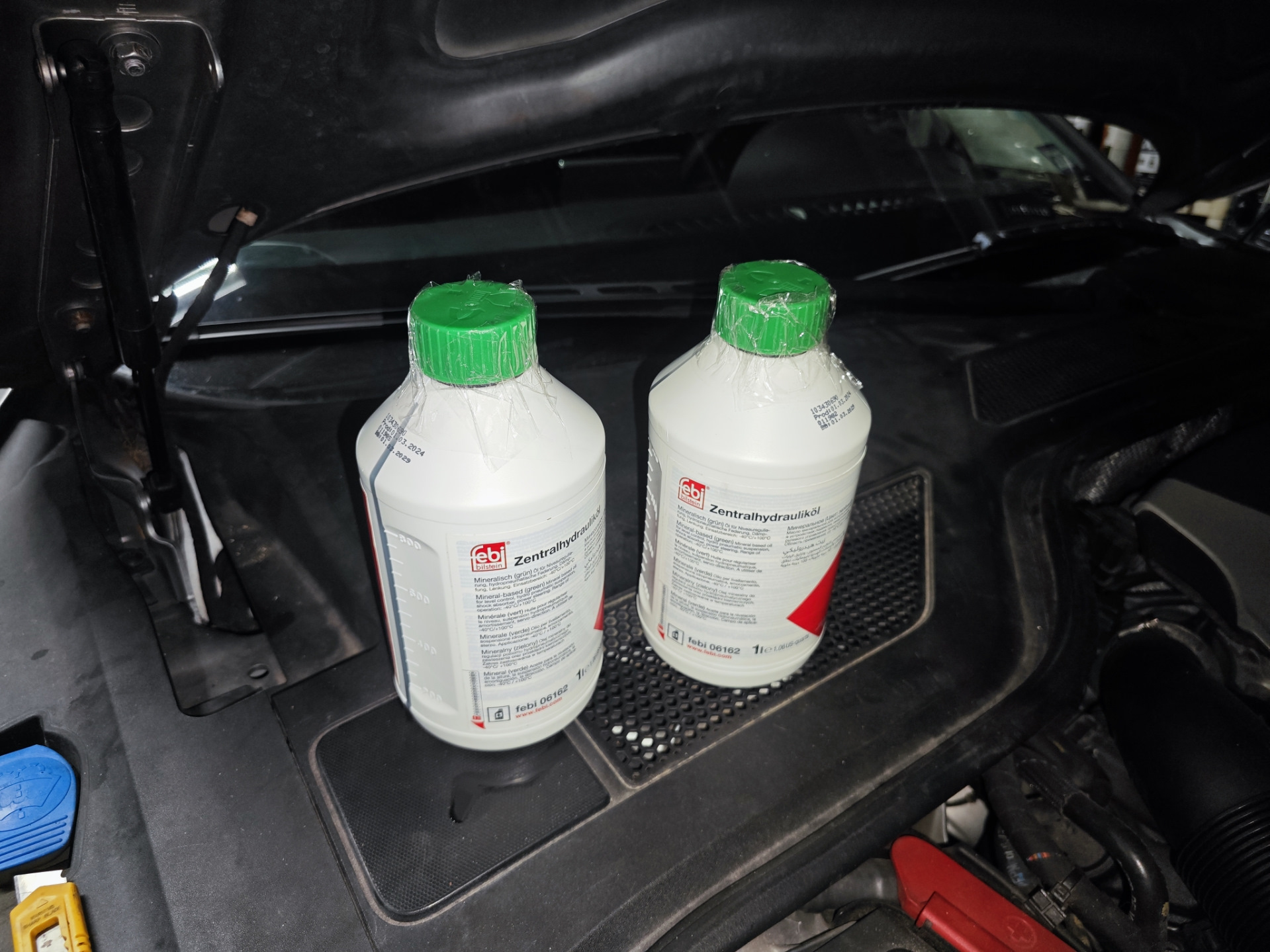 Замена подушек двигателя. Вибрация на Audi a8 3.0 tdi — Audi A8 (D4), 3 ...