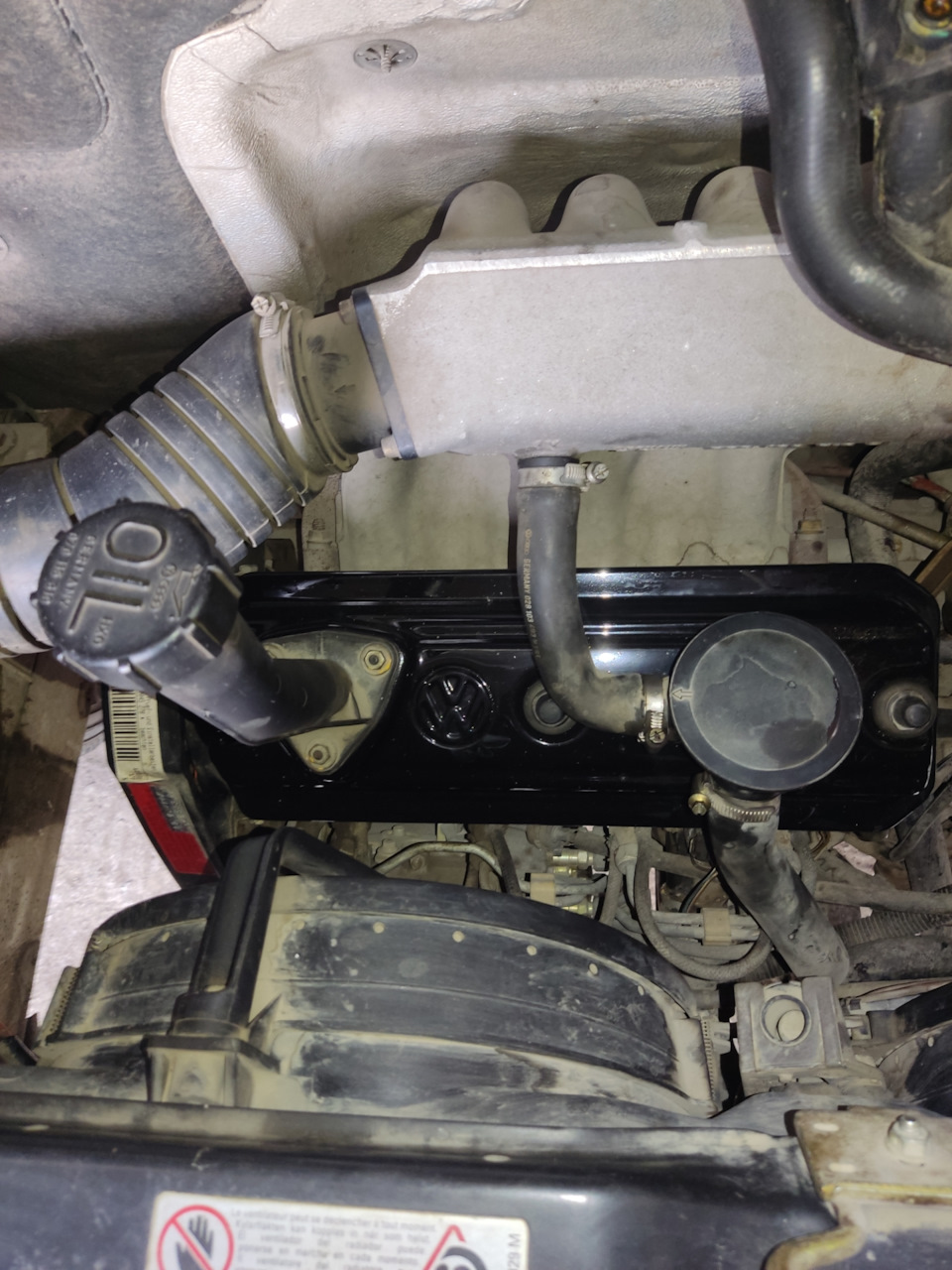 Покрасил клапанную крышку — Volkswagen Transporter T4, 1,9 л, 1991 года ...