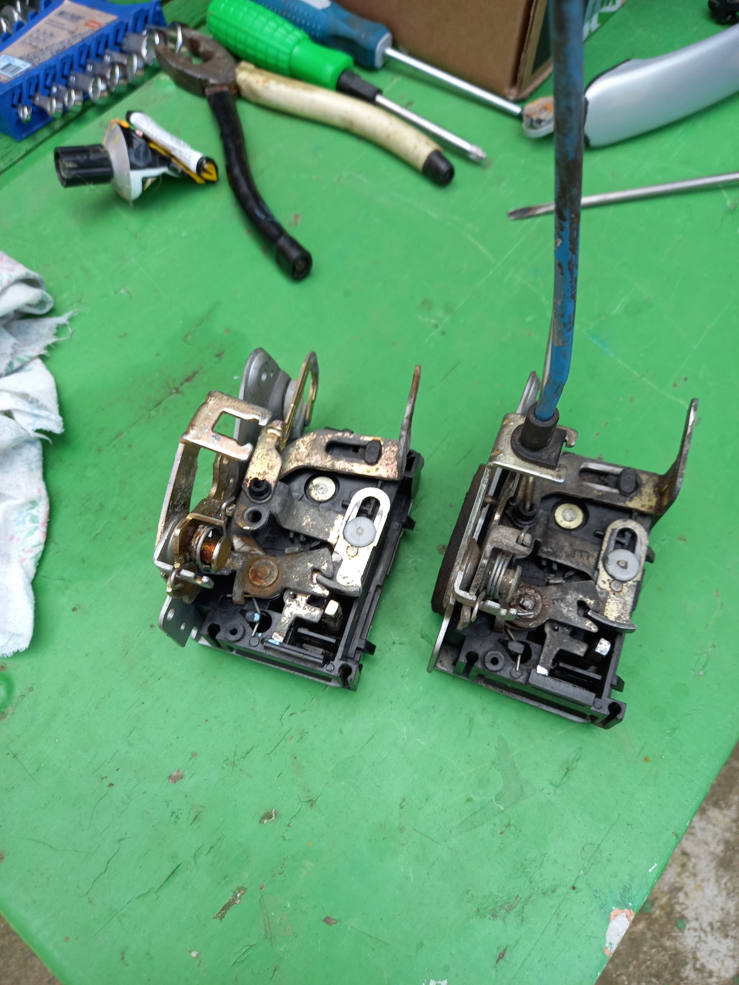 Замена замка водительской двери. Часть 2. — Volkswagen Pointer, 1 л ...