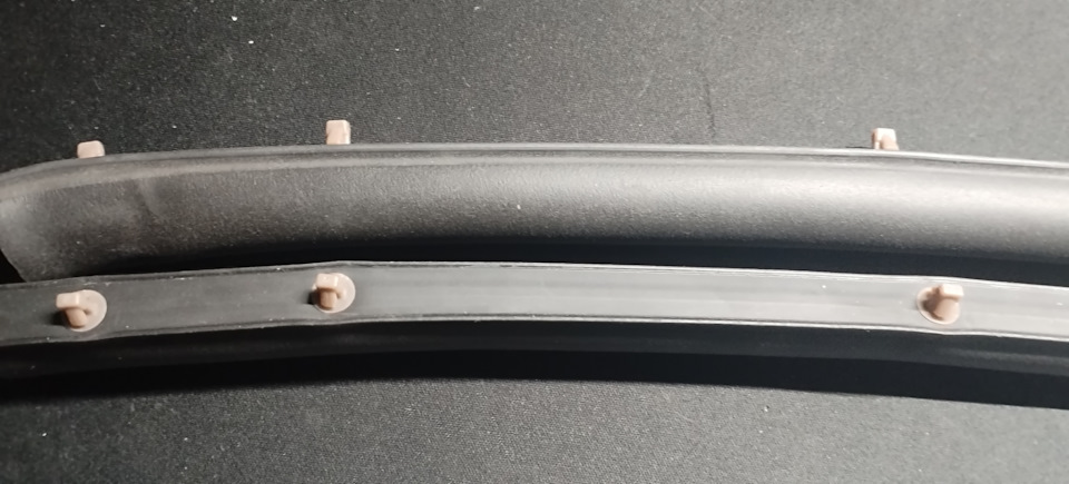 Уплотнитель капота — Mitsubishi Pajero (4G), 3,2 л, 2008 года | своими ...