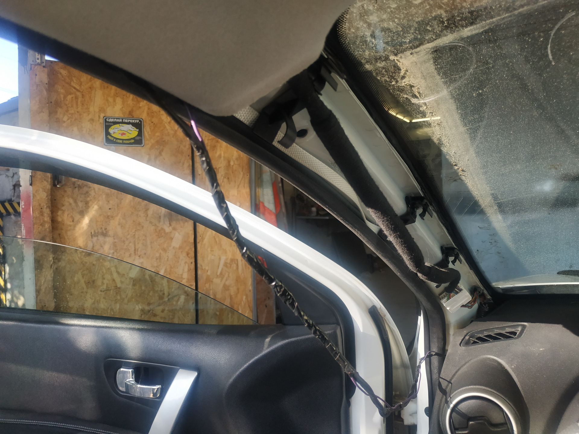 Замена лобового стекла и установка видеорегистратора — Nissan Qashqai ...