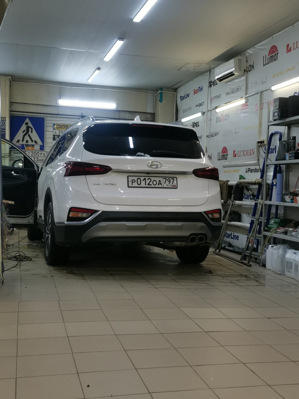 Установка сигнализации Pandora vx4G — Hyundai Santa Fe (4G), 2 л, 2019 ...