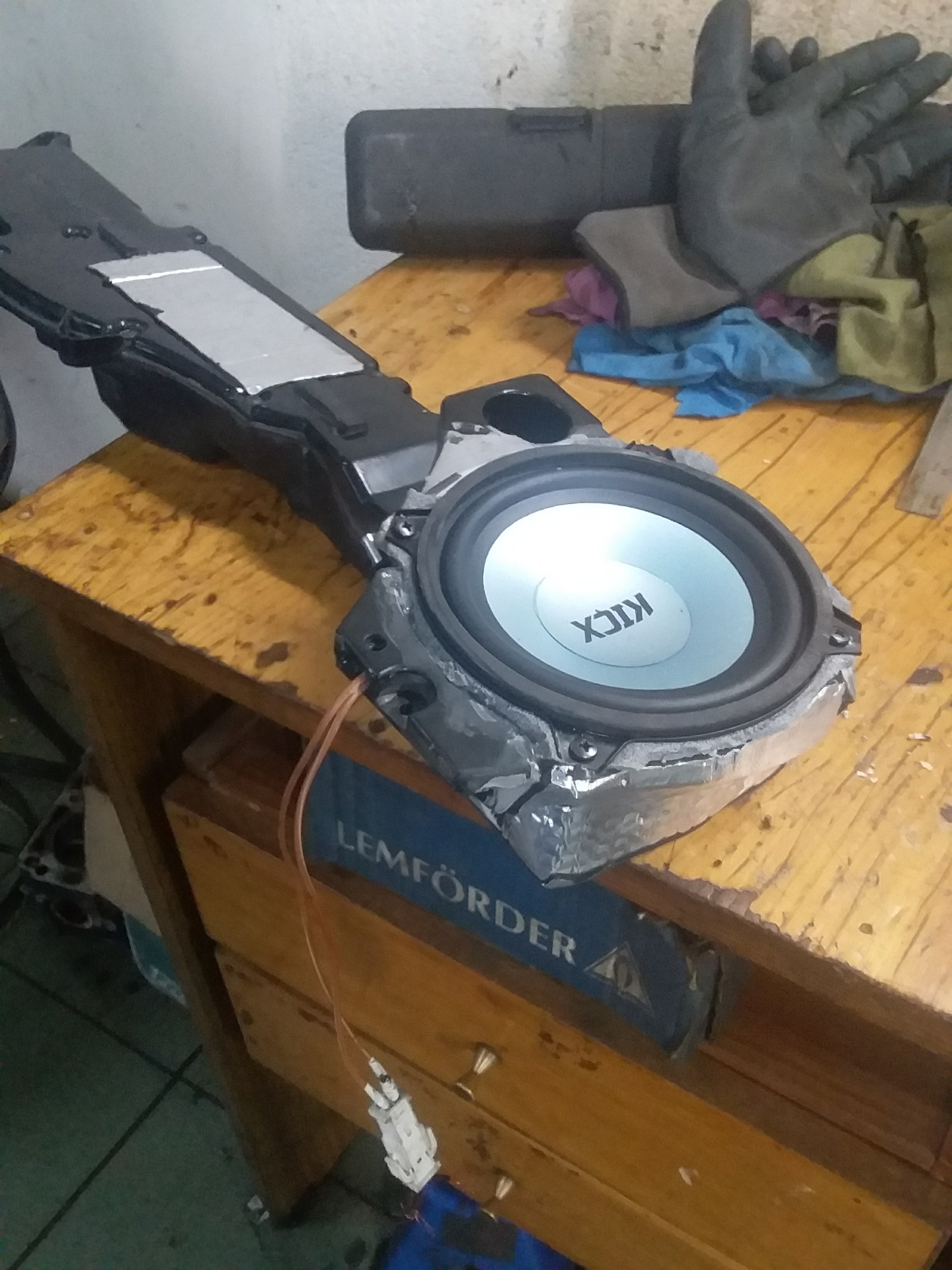 13" динамики в передние акустические короба . — Audi 100 (C4), 2,3 л ...