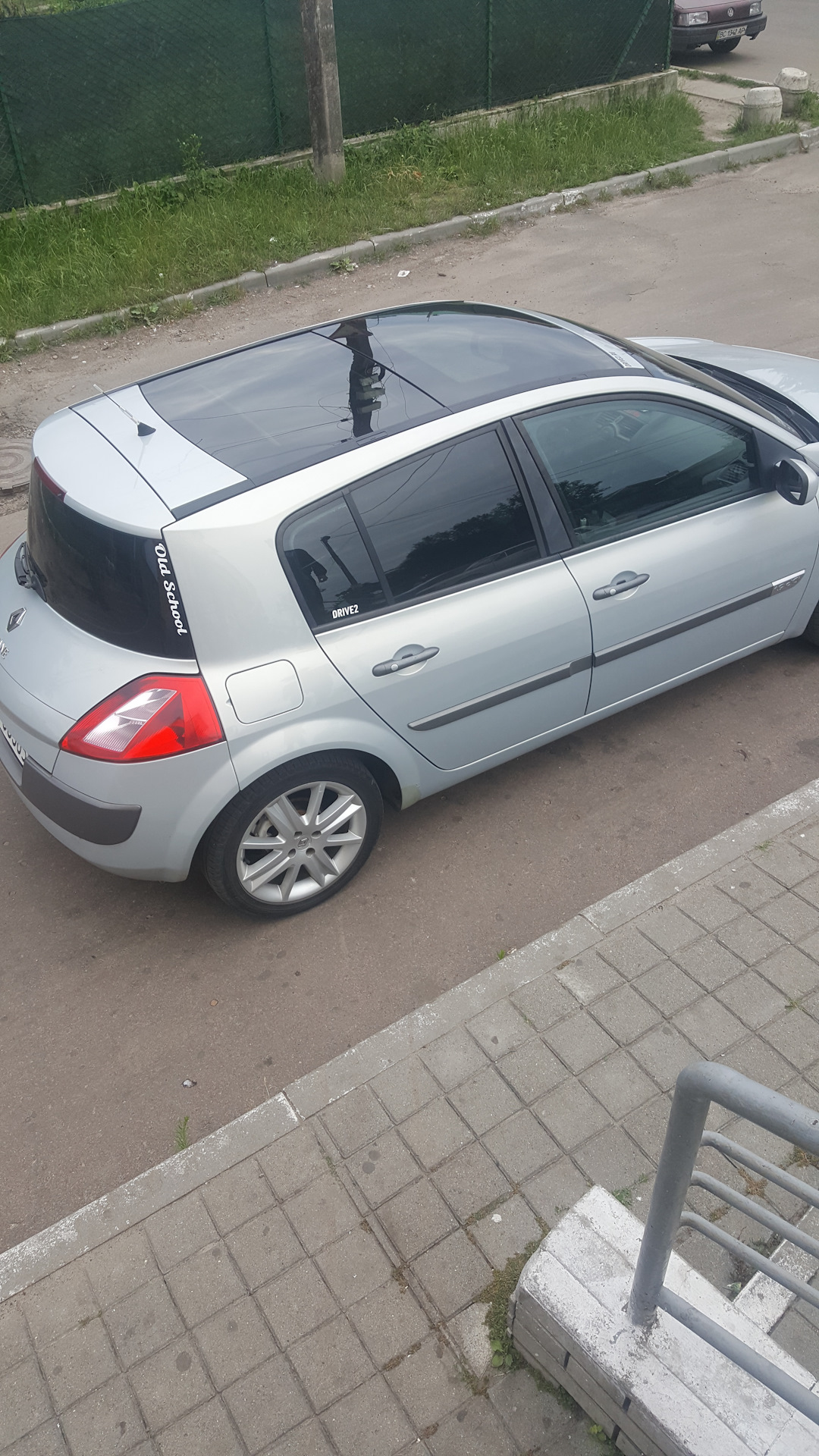 SOS ! Не открывается панорама — Renault Megane II, 1,9 л, 2003 года |  поломка | DRIVE2