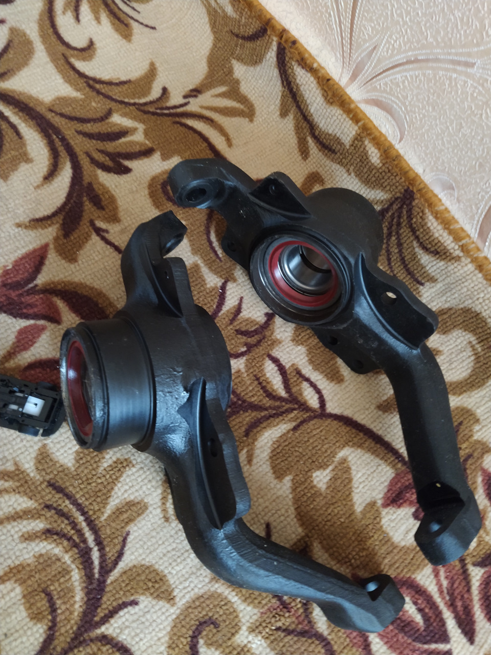 Кулаки с нерегулируемыми подшипниками. — Chevrolet Niva, 1,7 л., 2015 ...