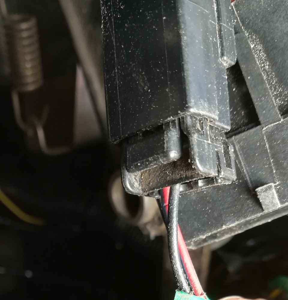 Сделал подсветку замка зажигания и Функцию АСС для штатной ммс приора ...