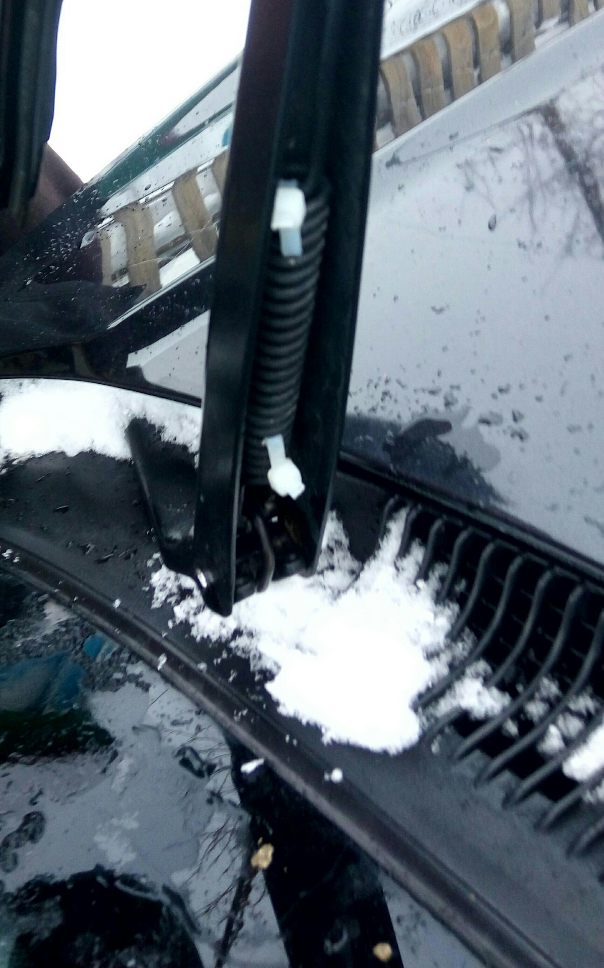 Bmw e65 плохо прижимаются дворники. Поводки дворников калина 1 седан. Плохо прижимают стеклоочистители гольф плюс. Щетка для лобового стекла. Дворники плохо прижимаются.