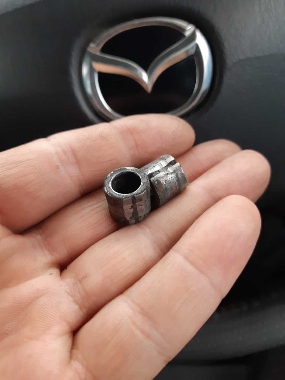 Подшипники вместо роликов в направляющюю двери. — Mazda MPV II, 2,3 л ...