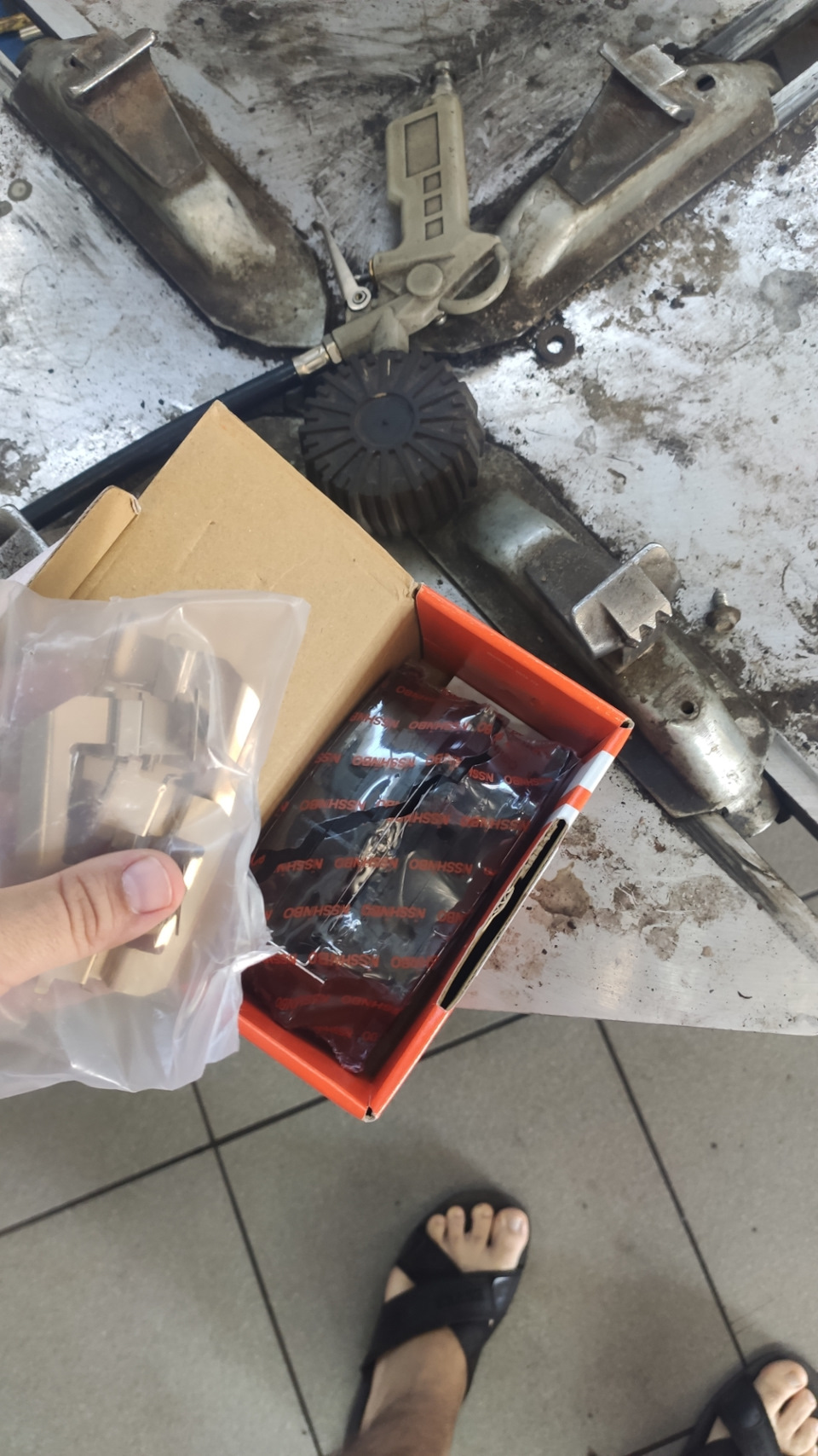 Замена колодок — KIA Rio (3G), 1,6 л, 2016 года | техосмотр | DRIVE2