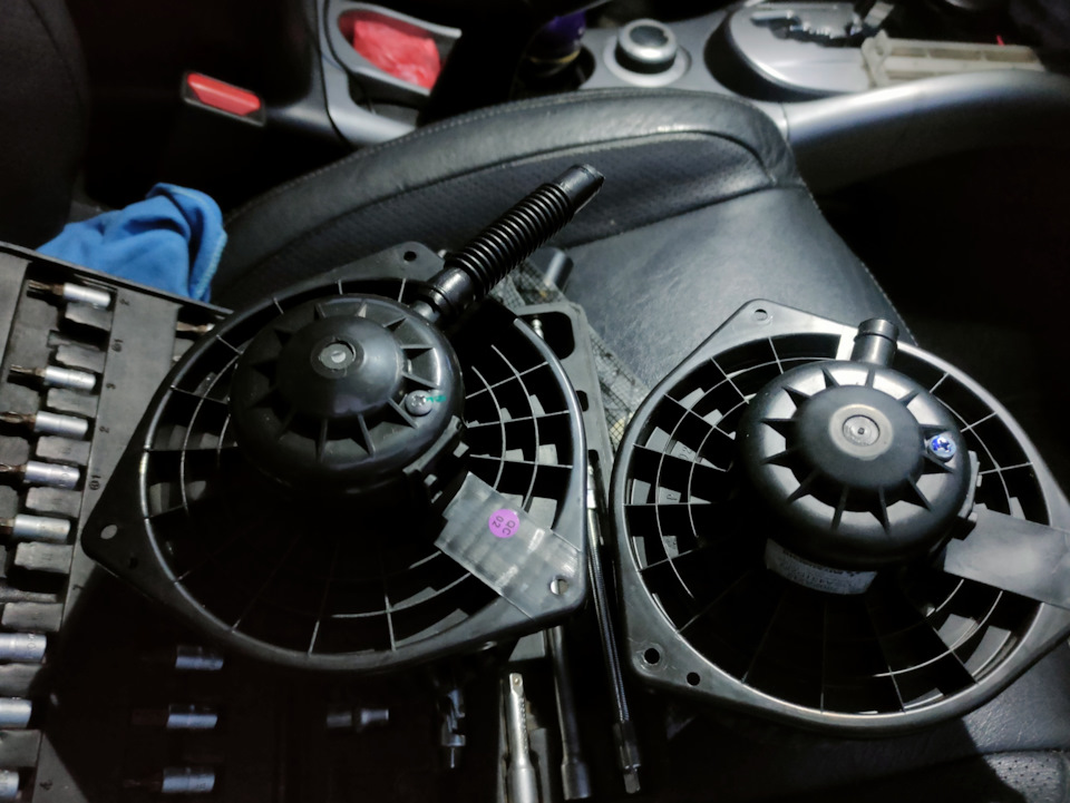 Моторчик печки, с… — Mitsubishi Outlander XL, 2,4 л, 2011 года ...