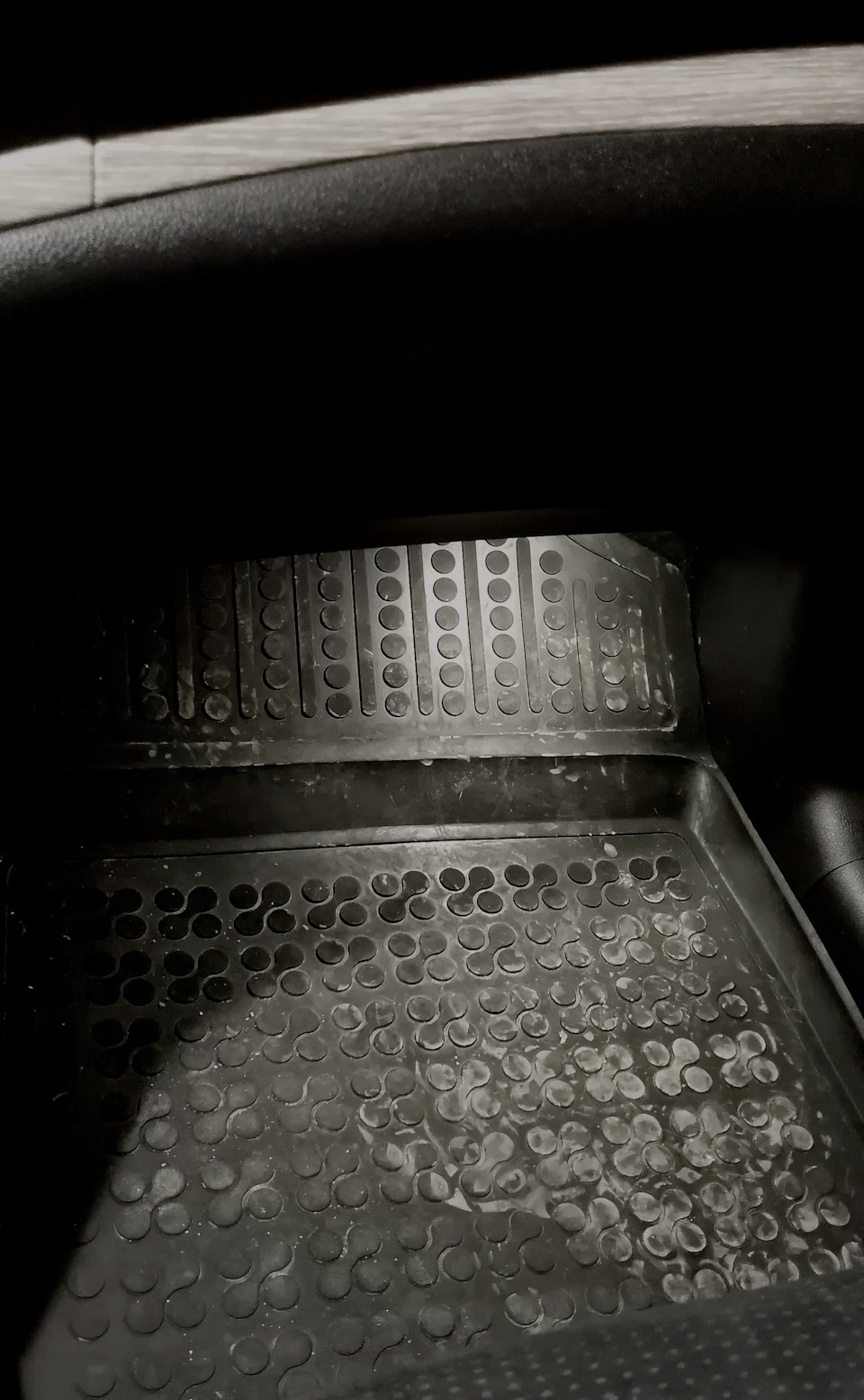 Установка подсветки в ноги — DRIVE2