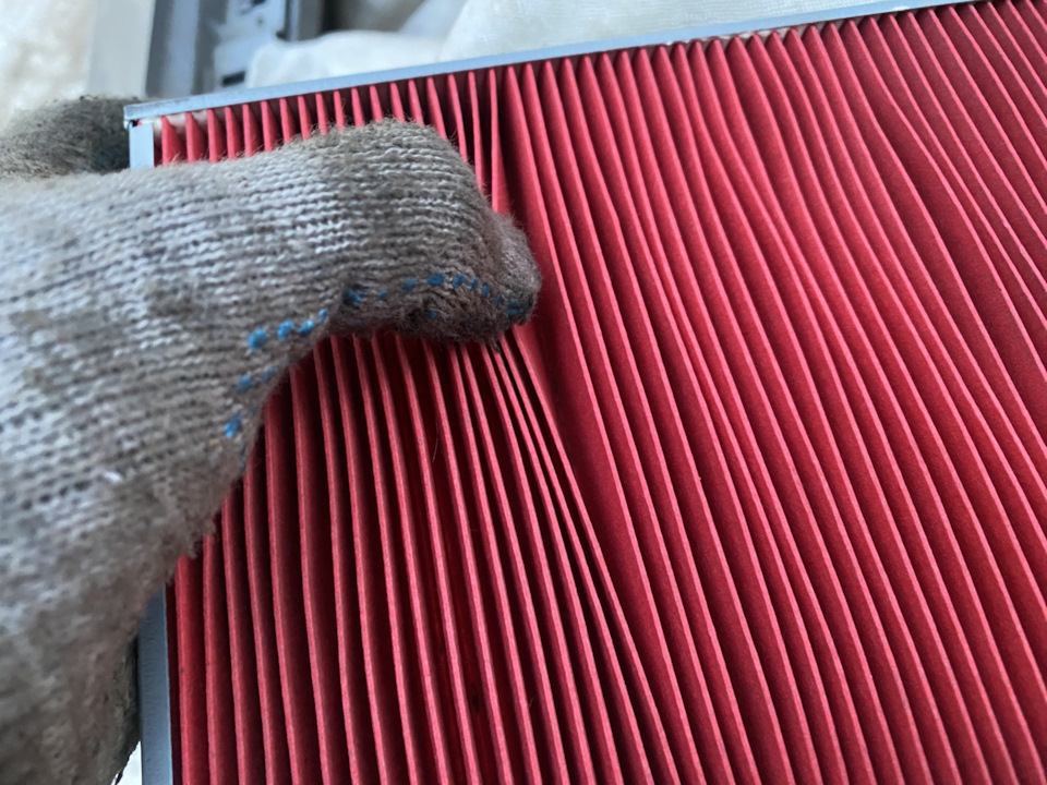 Фильтр в идеале. Видимо, прежний хозяин перед продажей авто обслужил. — Nissan X-Trail I (t30)