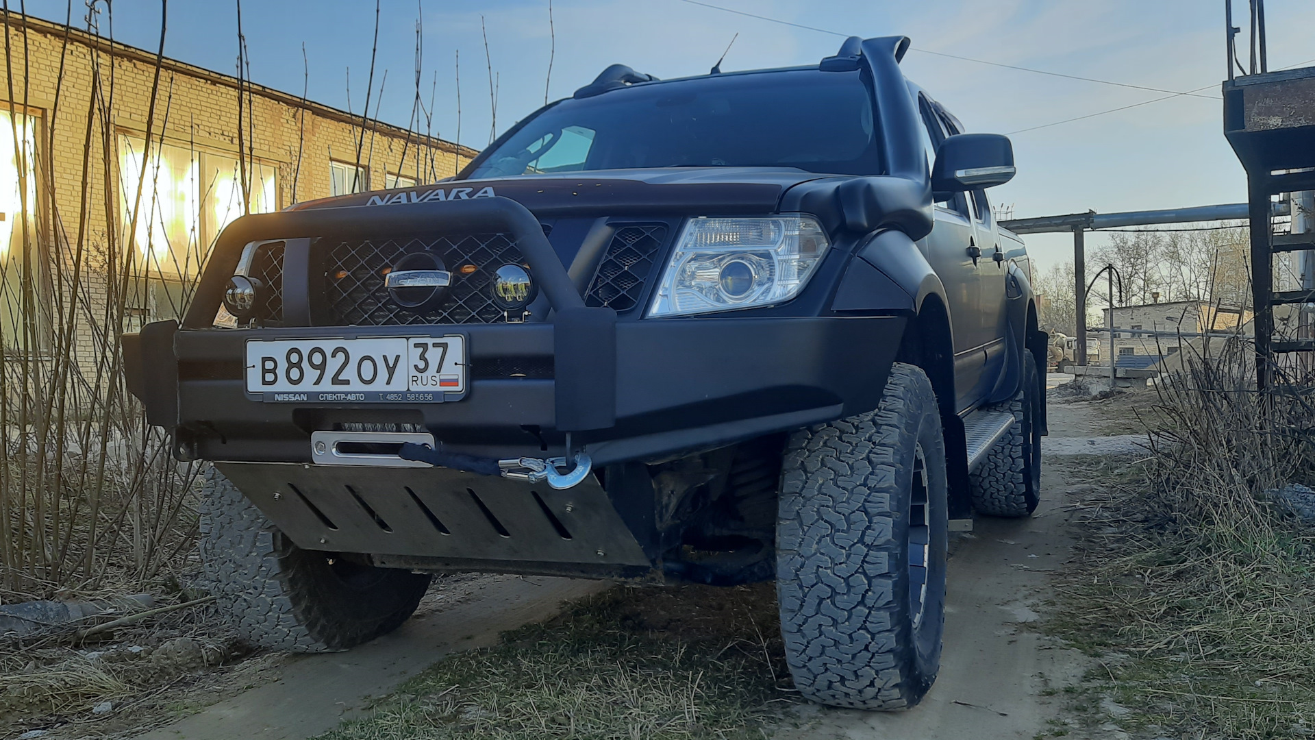 Nissan Navara (2G) 2.5 дизельный 2008 | Десептикон на DRIVE2