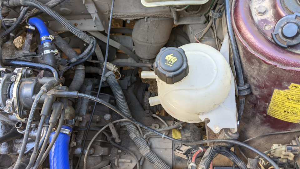Установка расширительного бачка от Рено Логан — Renault 21, 1,7 л, 1990 ...