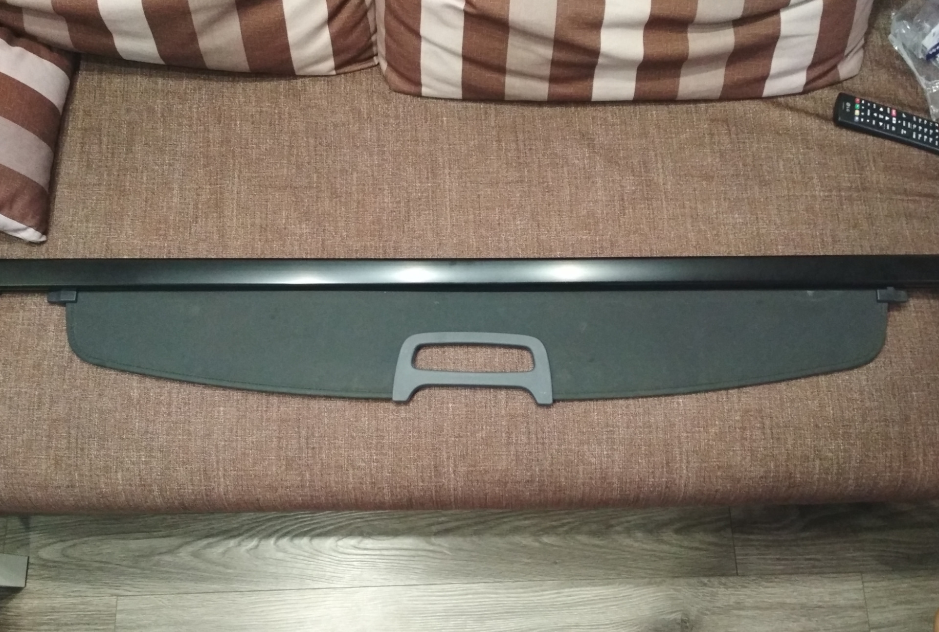 Ручка шторки багажника — Mitsubishi Outlander XL, 3 л, 2007 года ...