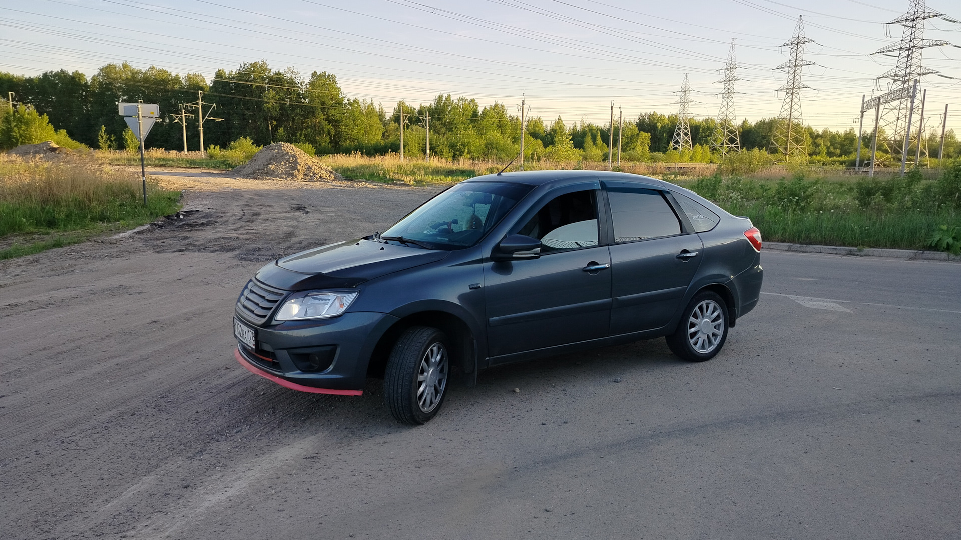 Lada Гранта лифтбек 1.6 бензиновый 2015 | 21917 - 42-713 люкс на DRIVE2