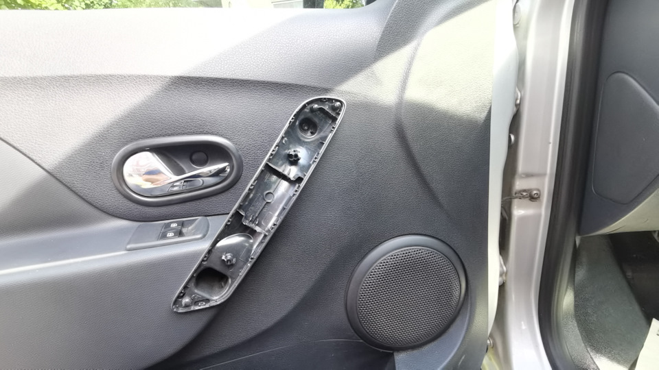 Фото в бортжурнале Renault Logan (2G)