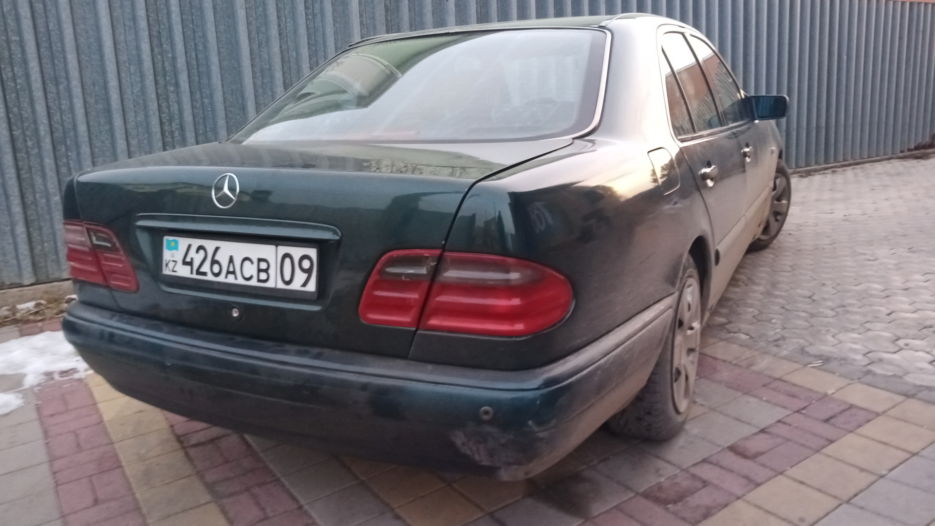 Mercedes-Benz E-class (W210) 2.3 бензиновый 1996 | зелёный металлик на  DRIVE2