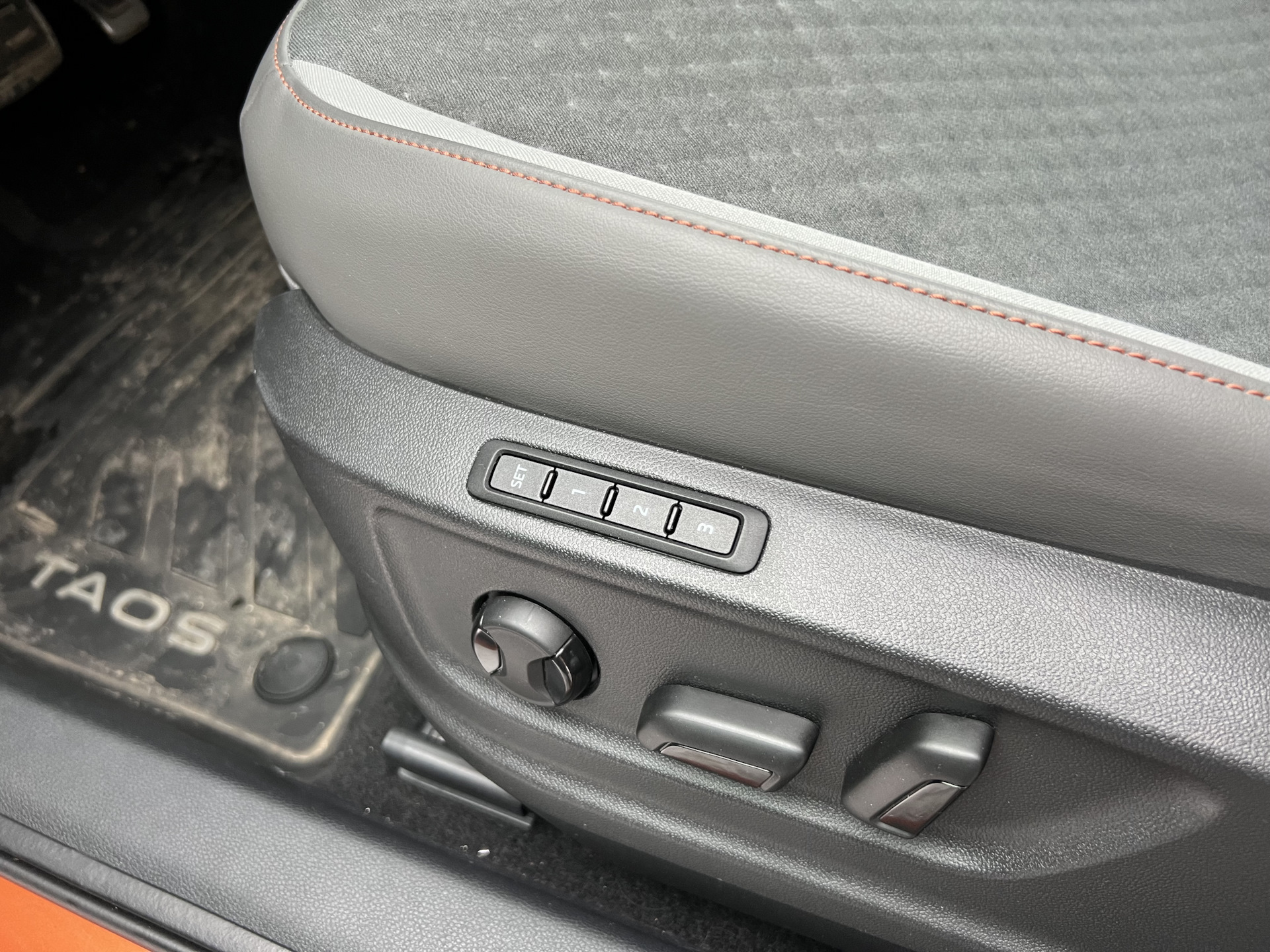 Память сидений фольксваген. Память сидений фольксваген. Переключатель вентиляции задних сиденья для фольксваген. Tiguan память сидений. Память сидений фольксваген.