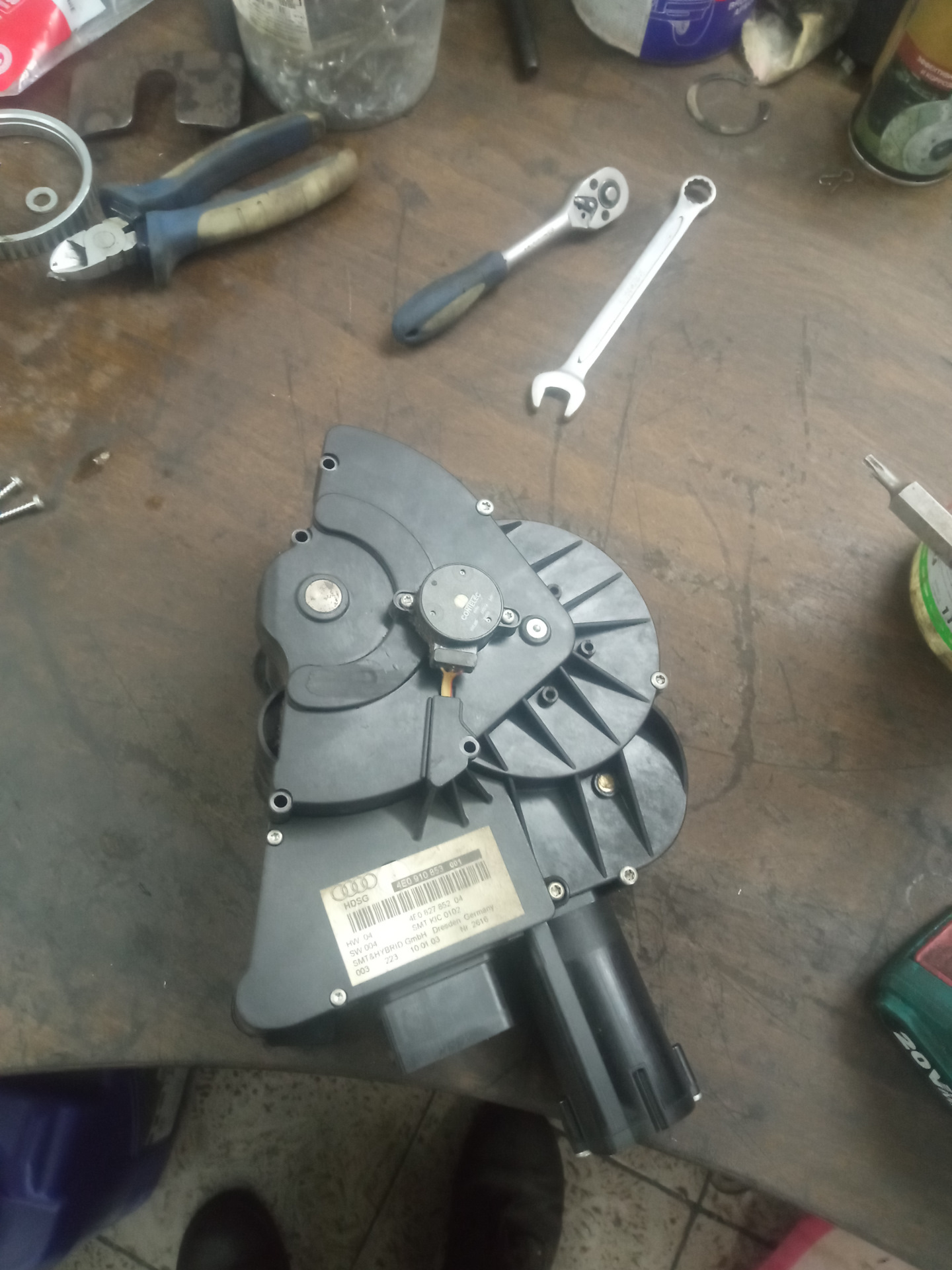 Электропривод и дожим багажника — Audi A8 (D3), 4,2 л, 2003 года ...