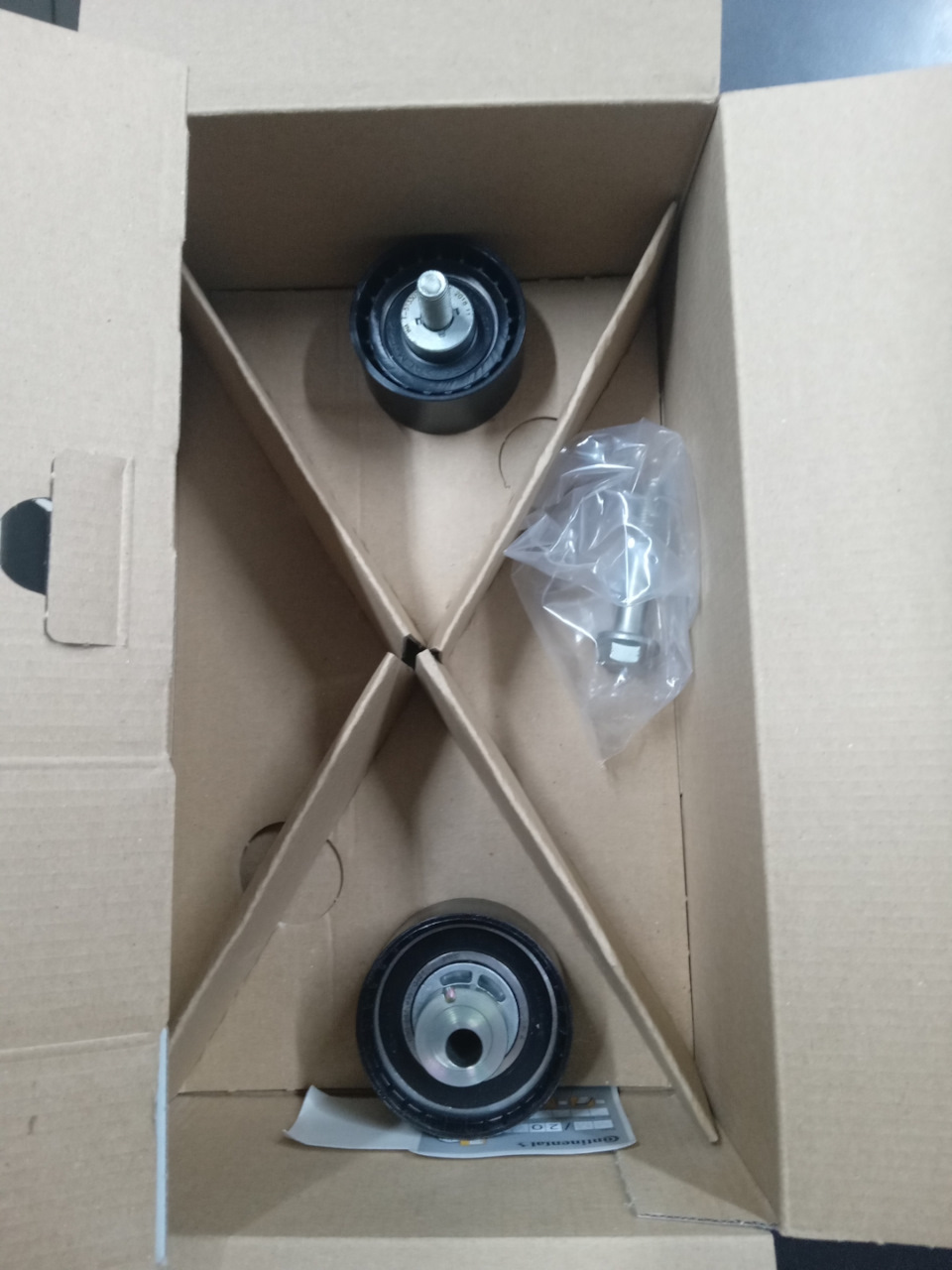 Замена ГРМ Continental + натяжной ролик и ремень генератора — Lada ...