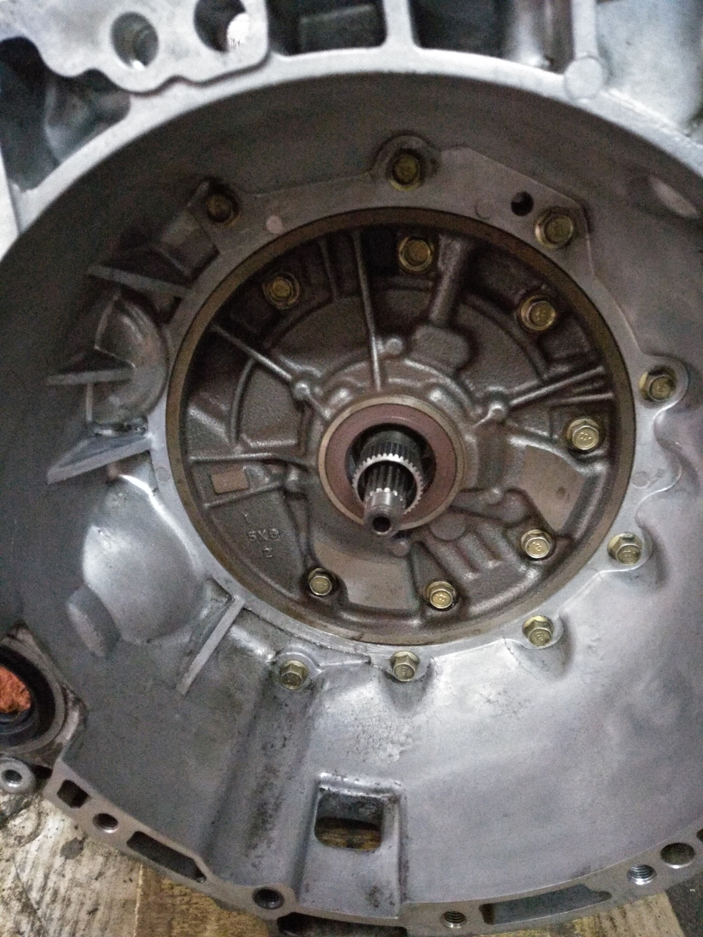 Сальник гидротрансформатора акпп a4ld. Сальник акпп 01n. Сальник акпп ниссан тиида 1. 6. Сальник гидромуфты 1зз.