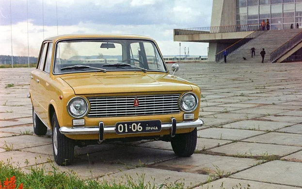 Купить б/у Lada (ВАЗ) 2101 1970-1988 21011 1.3 MT (69 л.с.) бензин механика в Му