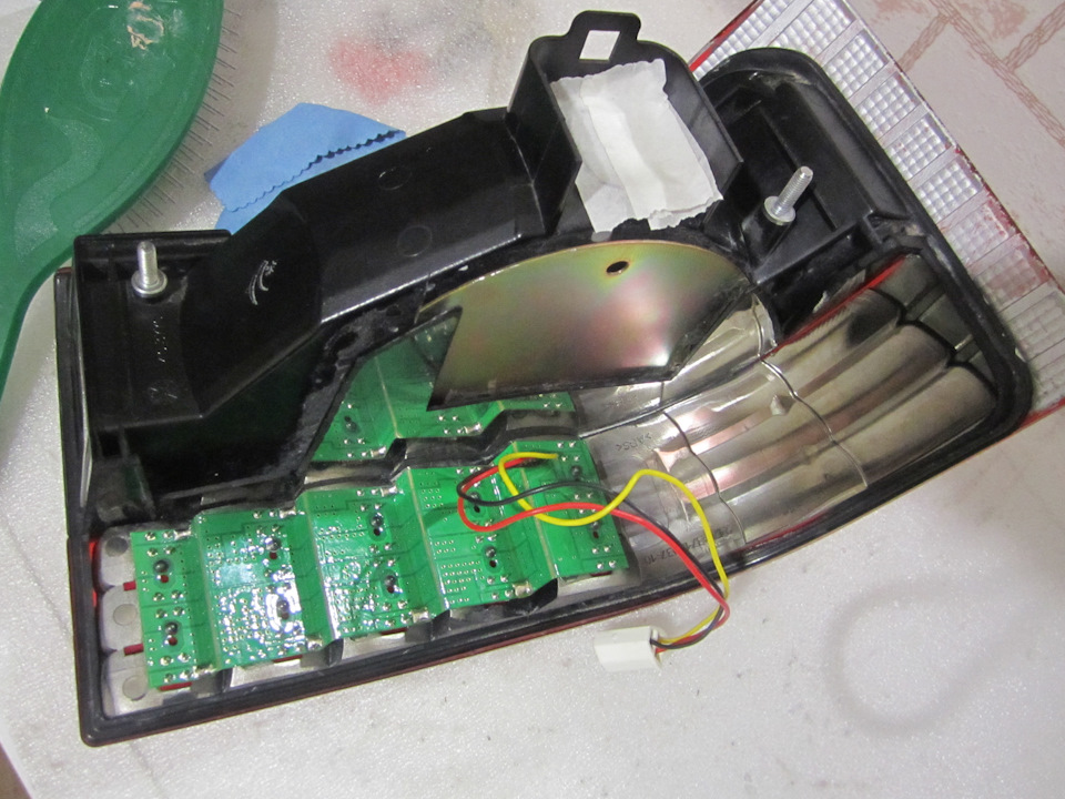 "Приоро-клюшки", приоровские светодиодные платы в задних фонарях ВАЗ ...