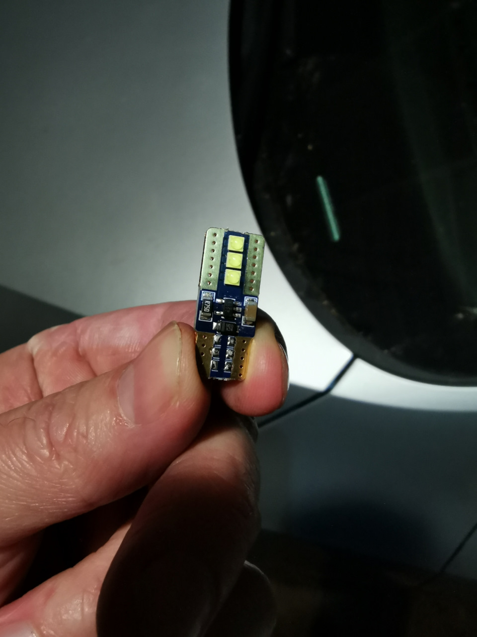 Замена лампочек накала на led в боковых зеркалах — Skoda Octavia A7 Mk3 ...