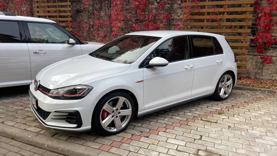 Volkswagen Golf GTI Беляш