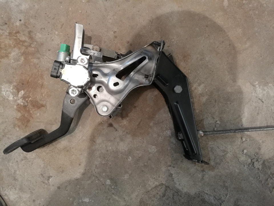 [Детали СВАПА] Часть 9. Тормоза. Вакуумный усилитель тормозов E32 в E30 ...