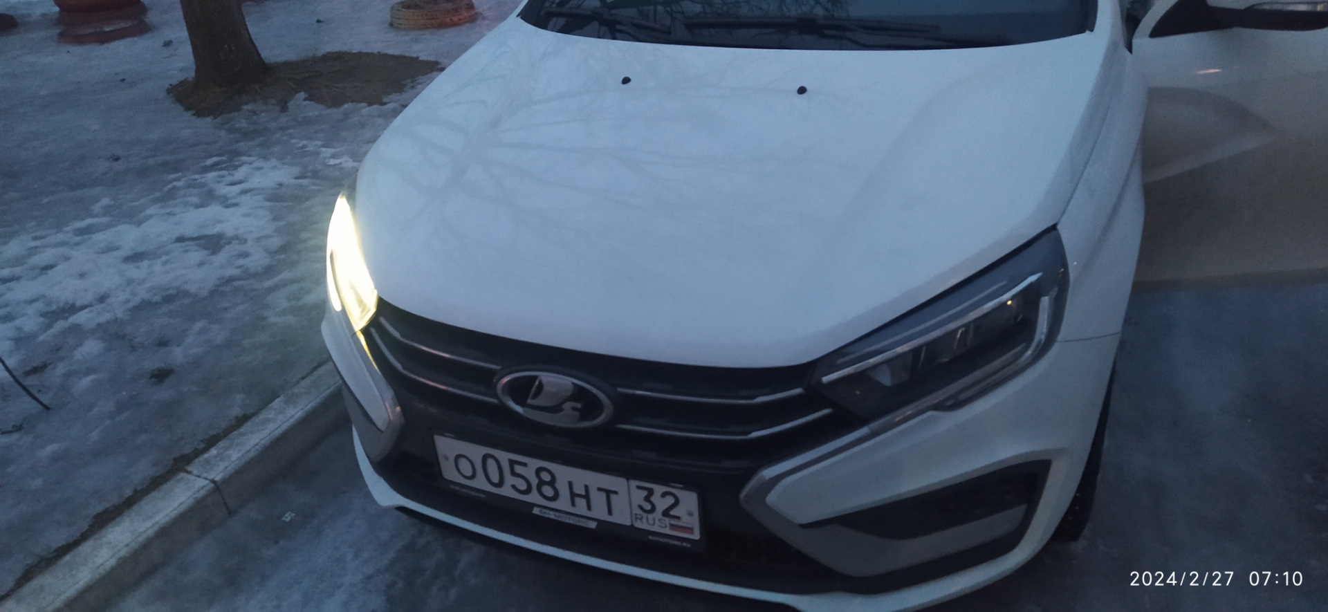 Белые Дхо Лада Веста Купить