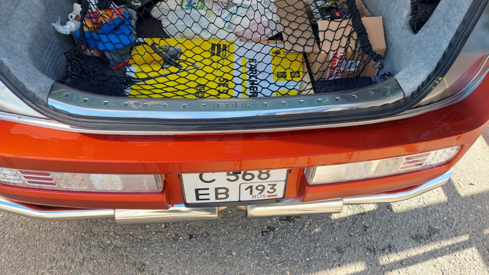 Накладка на замок багажника — Nissan Cube II, 1,4 л, 2003 года ...