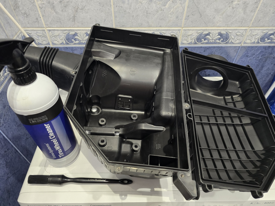 По приезду домой снял корпус воздушного фильтра и отмыл дома до блеска. Красота 🤗 — Volvo XC60 (1G)