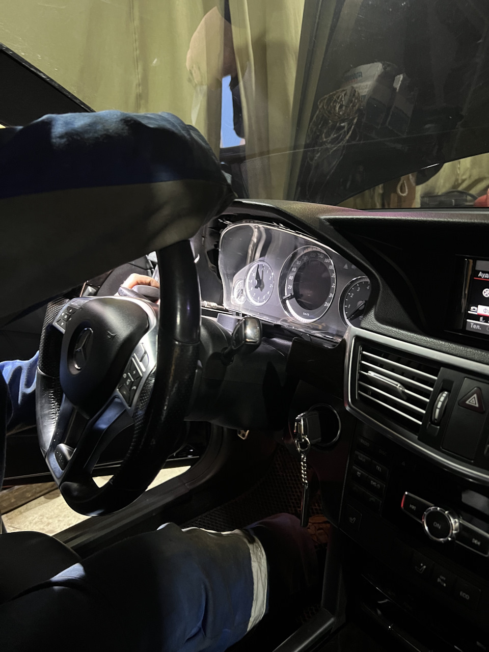 Потухла приборная панель — Mercedes-Benz E-class (W212), 1,8 л, 2012 ...