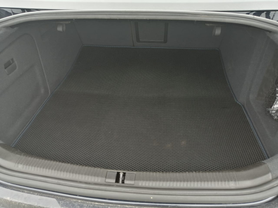 Коврик в багаж немца — Audi A6 (C6), 3 л, 2006 года | аксессуары | DRIVE2
