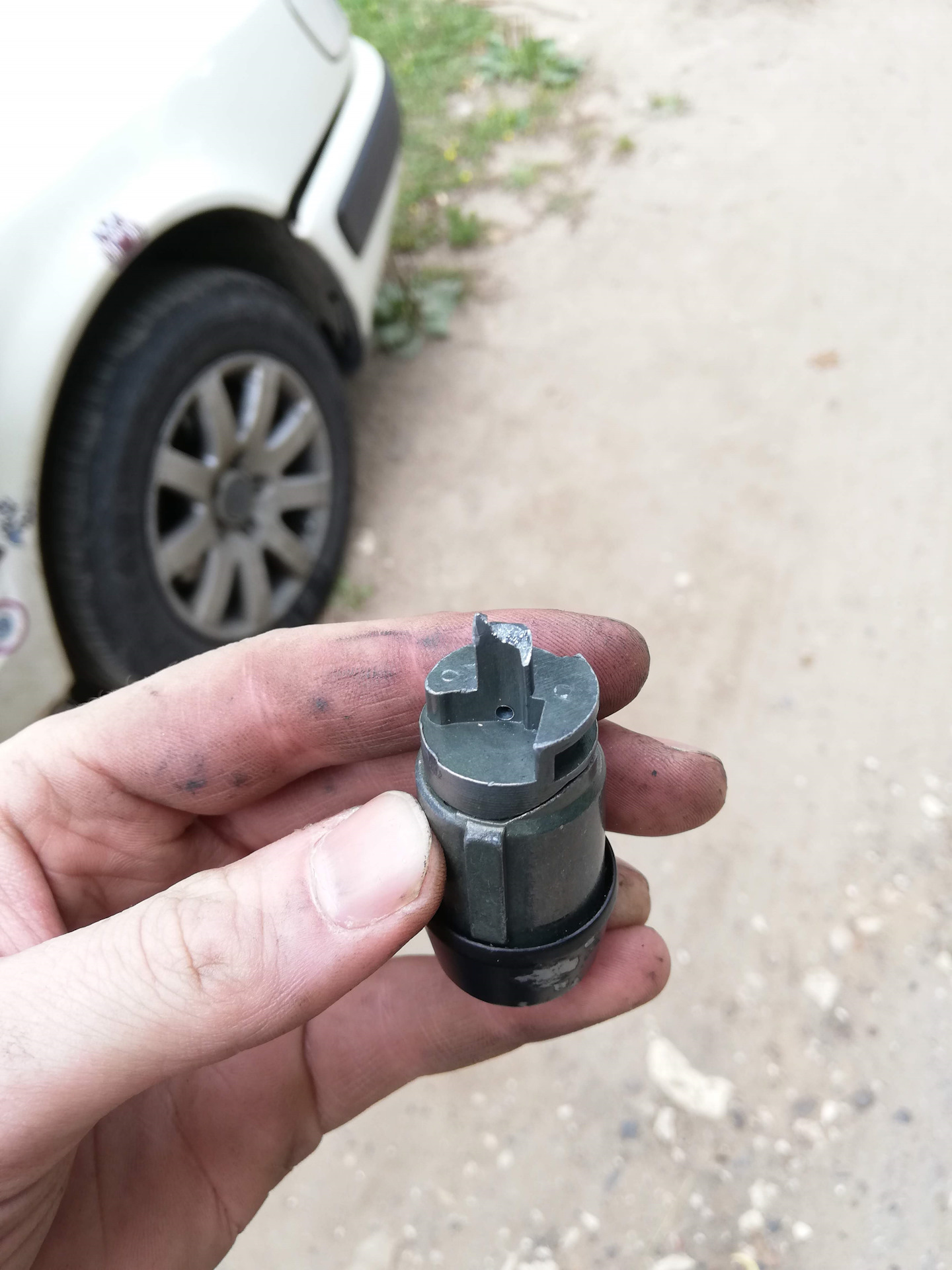 Замена личины замка зажигания. — Audi 100 (C4), 2,3 л, 1993 года ...