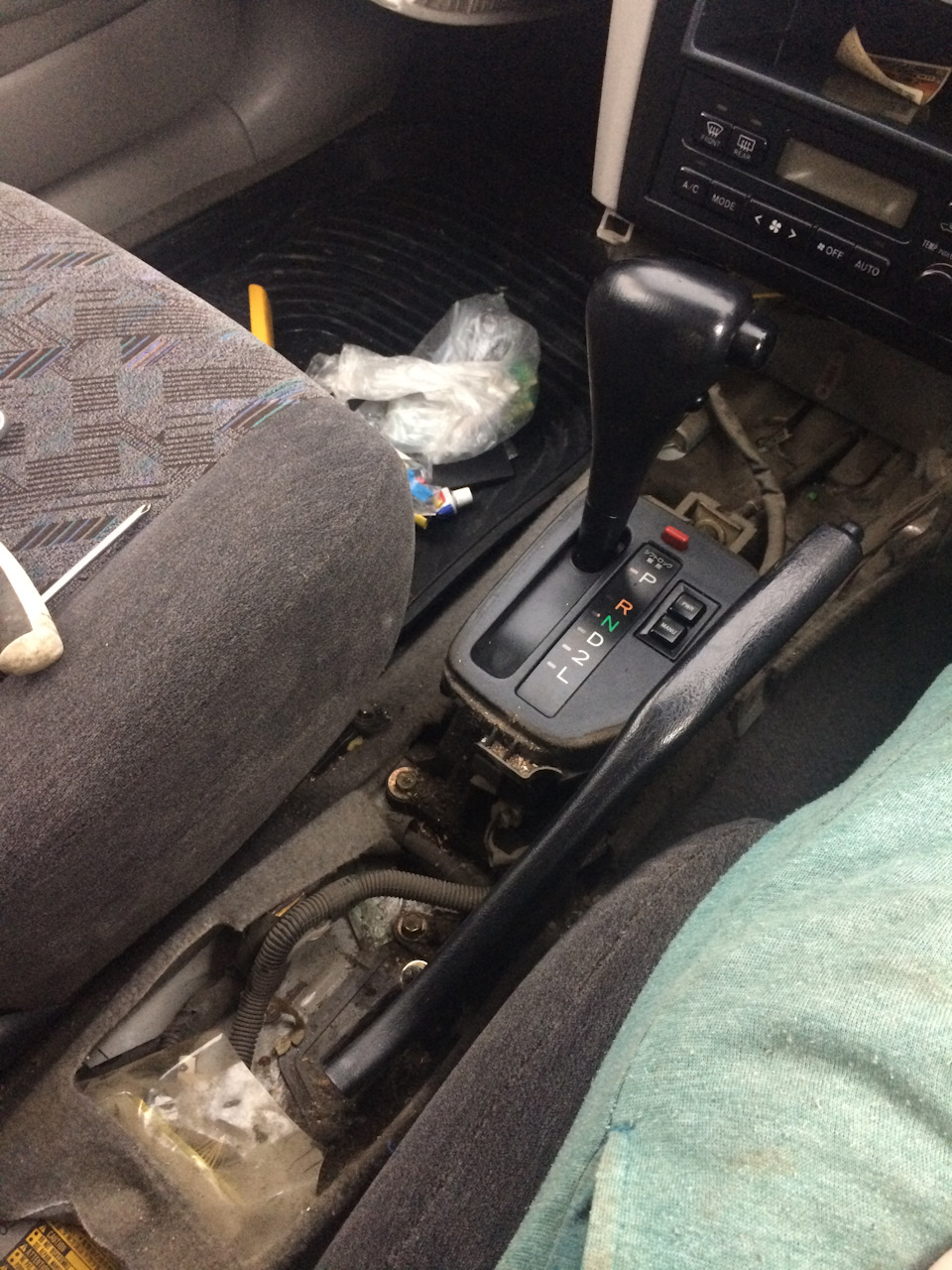 NEAAAgM1FeA 960 Как отрегулировать ручник на калдине