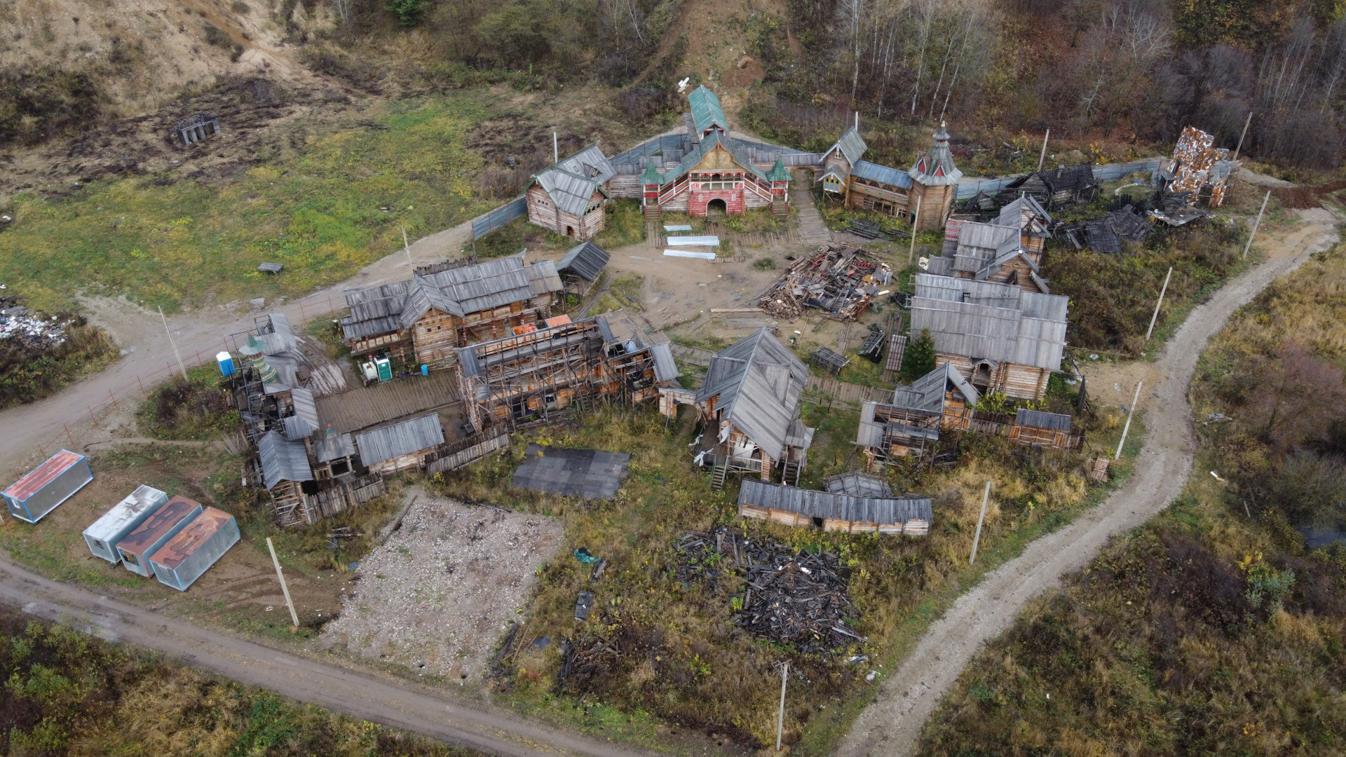 Богатырь белогорье. Киногород последний богатырь Химки. Киногород Химках Киногородок. Декорации последний богатырь Химки. Съемочная площадка последний богатырь в Химках.