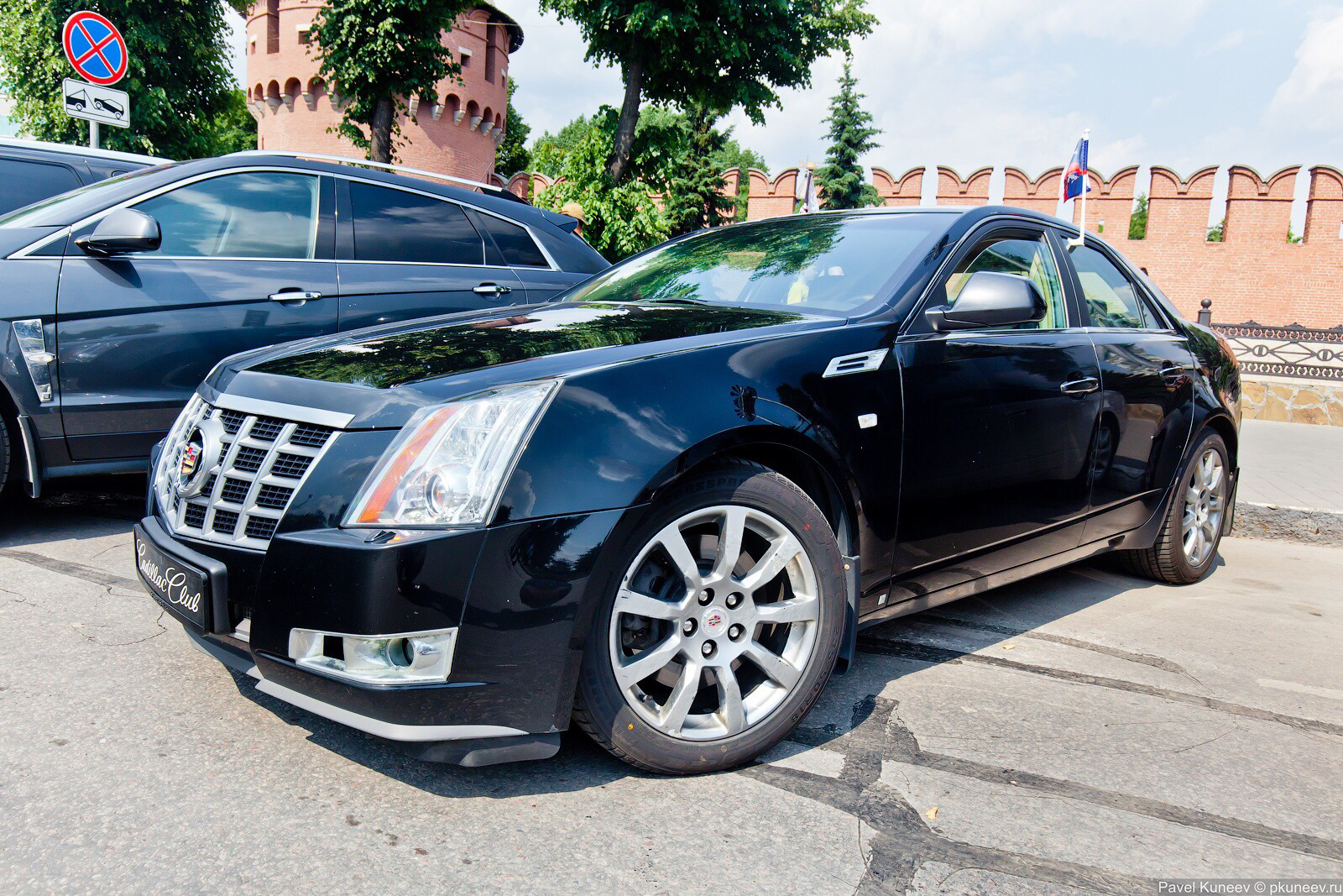 Cadillac отзывы владельцев. Cadillac CTS Thule. Cadillac CTS 2 дно. Cadillac Тула. Передние ручки Кадиллак ЦТС 2.