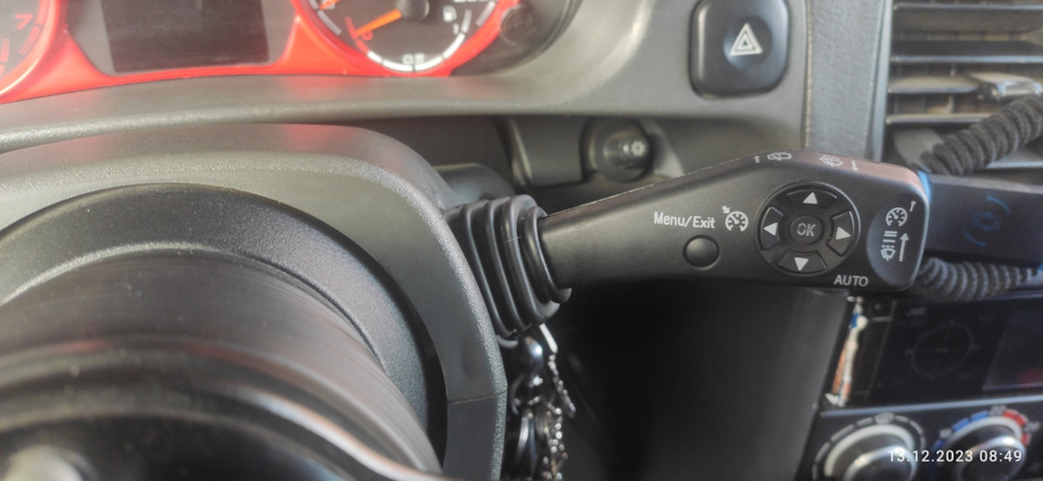 Подрулевые переключатели приора 2 и пыльники — Lada 21124, 1,6 л, 2007 ...