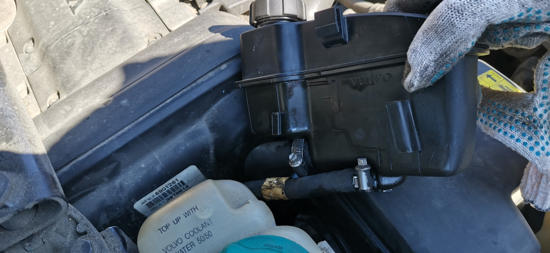 Замена жидкости ГУРа volvo s80 2006 — Volvo S80 (1G), 2,4 л, 2006 года ...