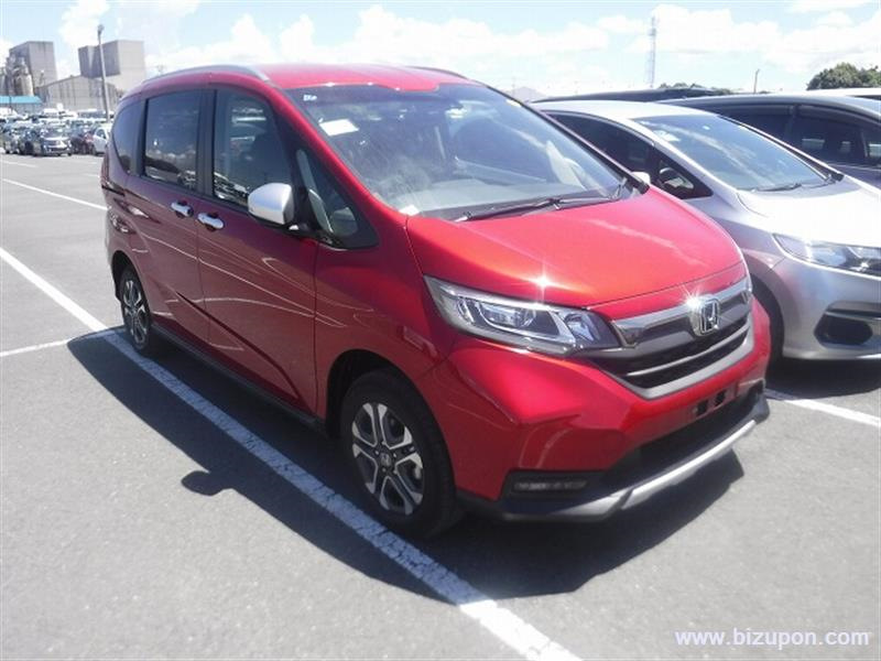 Freed 4wd. Хонда Фрид 2018. Honda freed Plus. Хонда Фрид плюс 2018. Хонда Фрид плюс 2019.