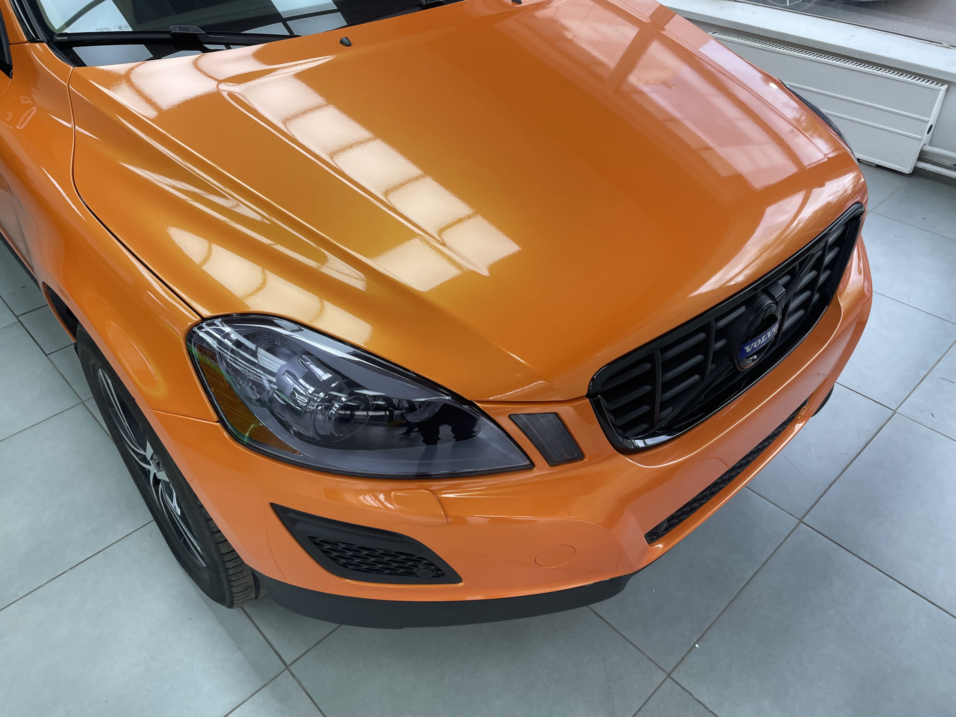 Volvo s60 Orange