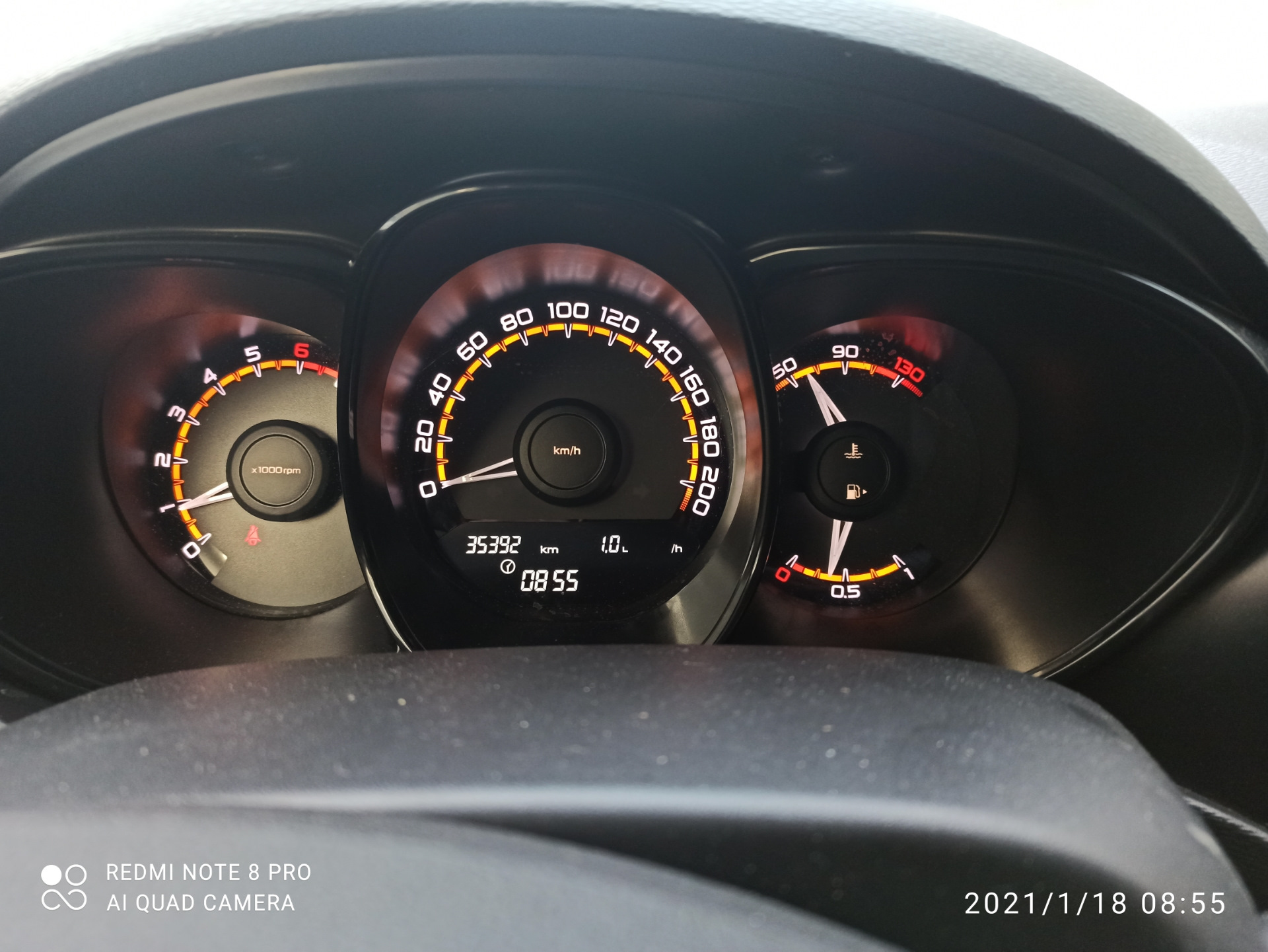 Таблица зарядки акб в зависимости от напряжения. Таблица разряда аккумулятора 12в. Какое напряжение должно быть на акб автомобиля. Таблица напряжения аккумулятора 12в. Какое напряжение должно быть на аккумуляторе автомобиля.